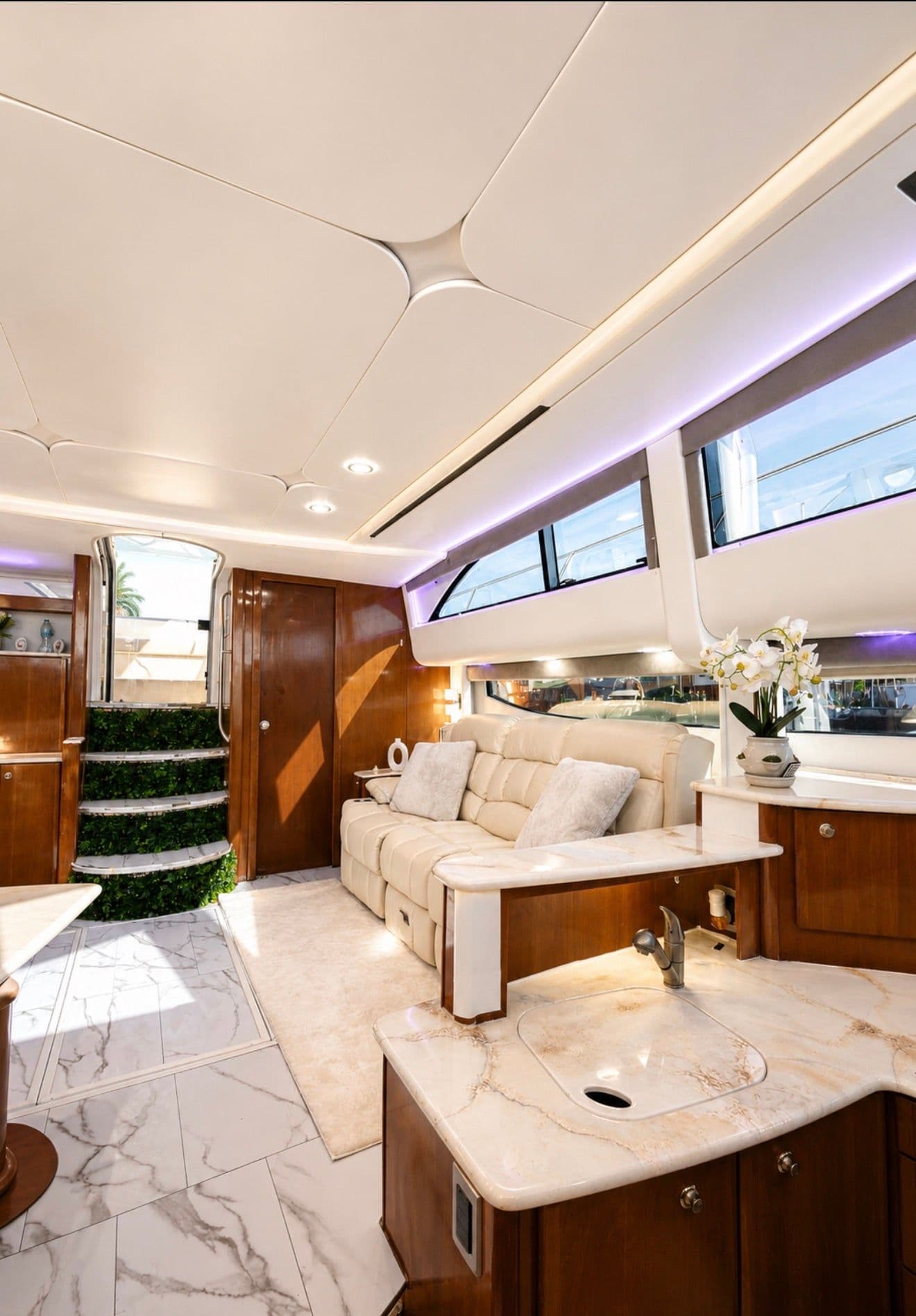 Luxurious interior of 2007 Meridian 459 Motoryacht with elegant furnishings.