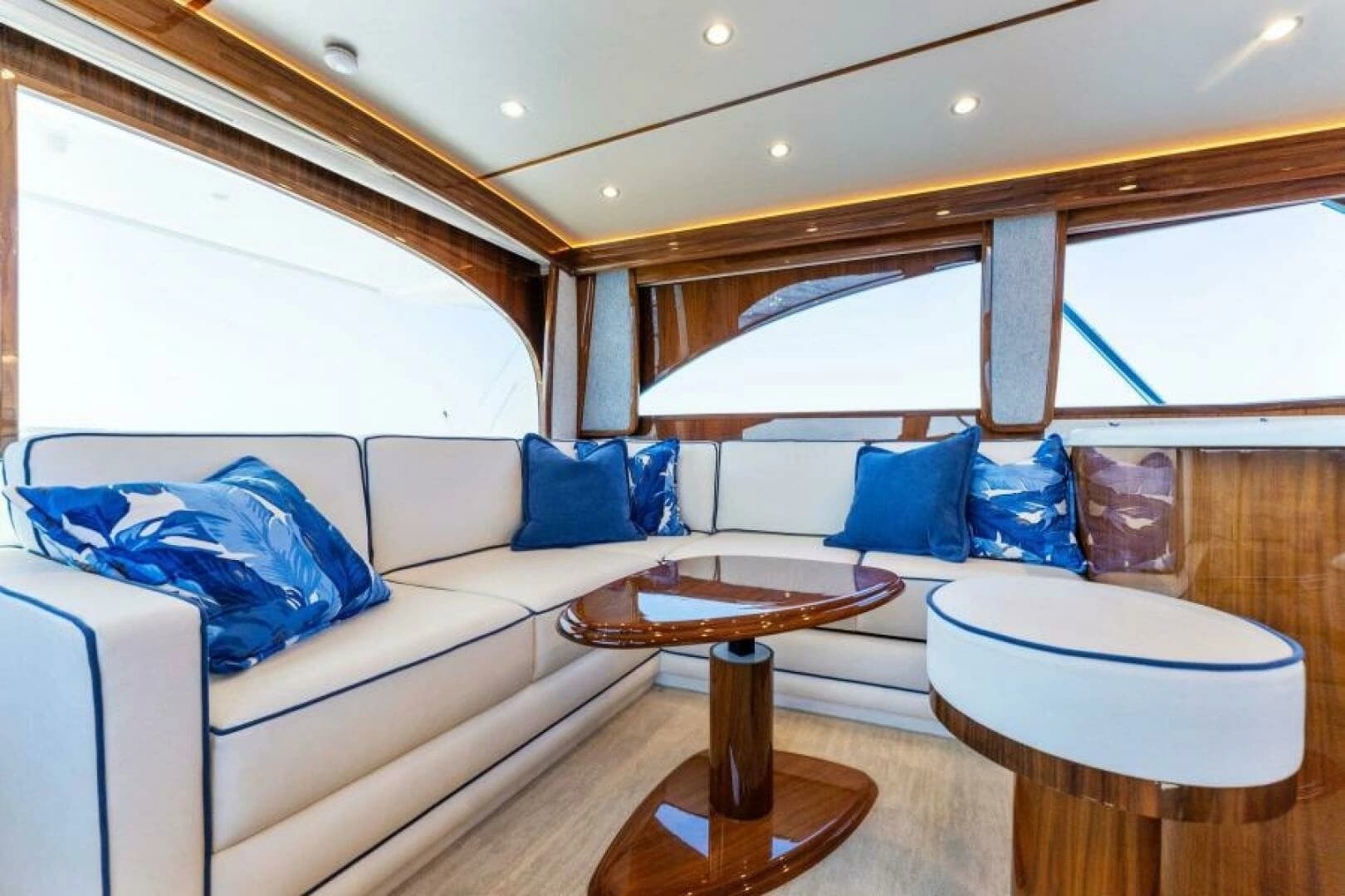 2021 Viking 54 Convertible - Image 3