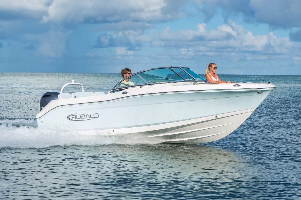 2026 Robalo R207 Dual Console