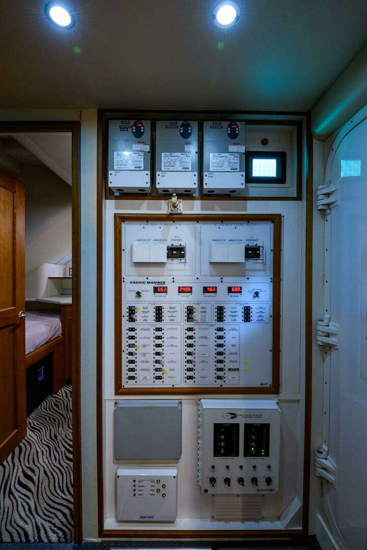 2009 Pacific Mariner — - Image 49