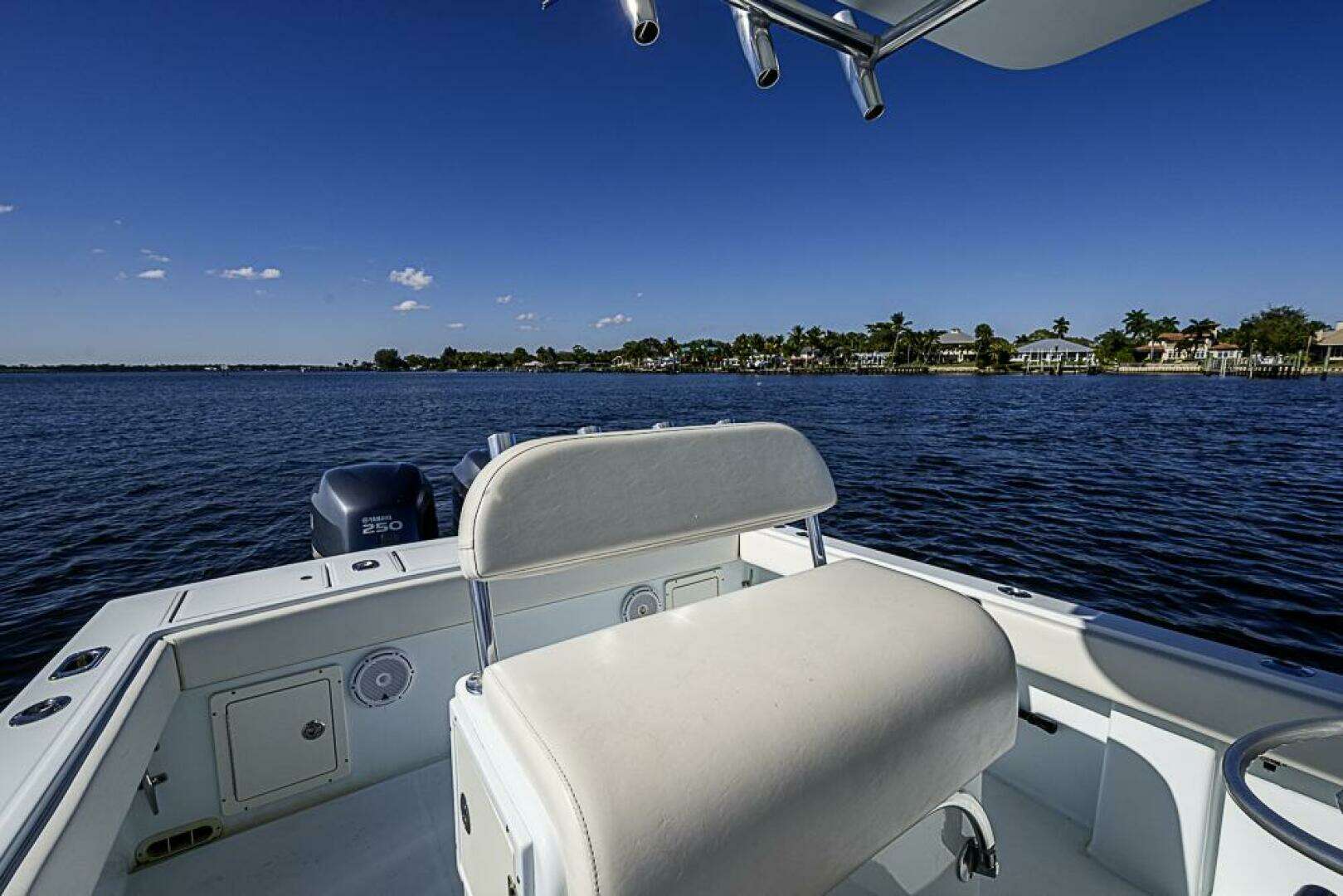 2000 Regulator 26 Forward Seating - Image 10
