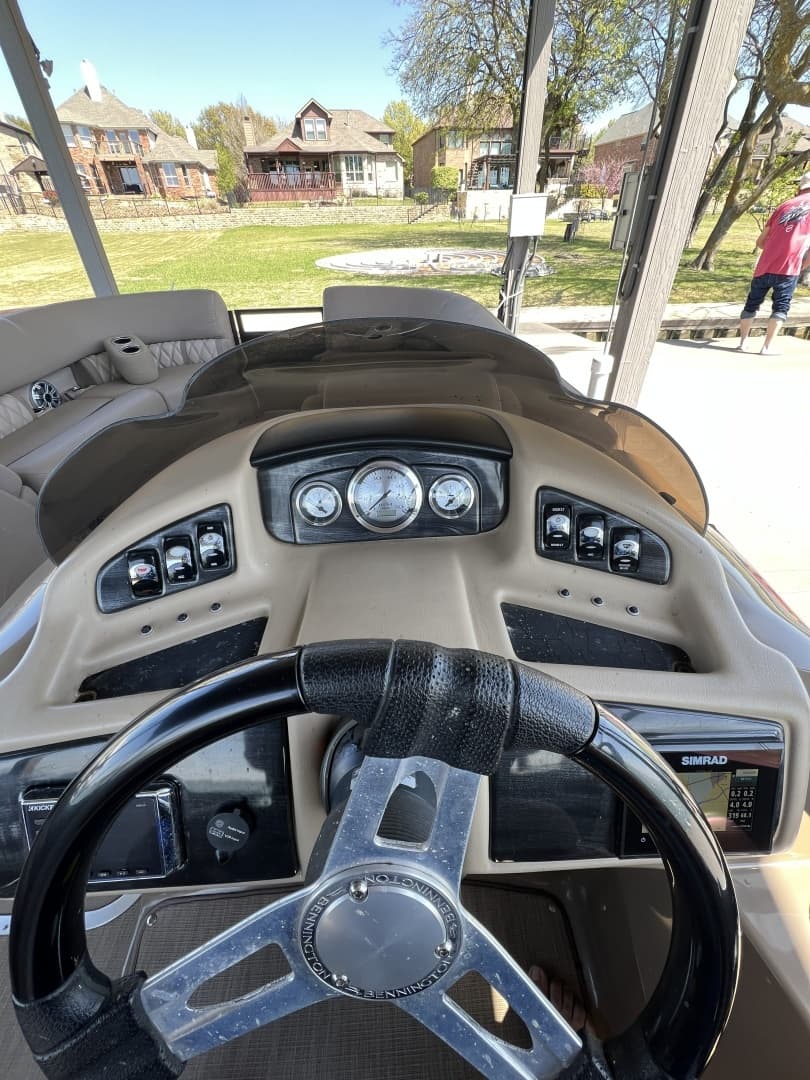 2017 Bennington 23GCW - Image 27