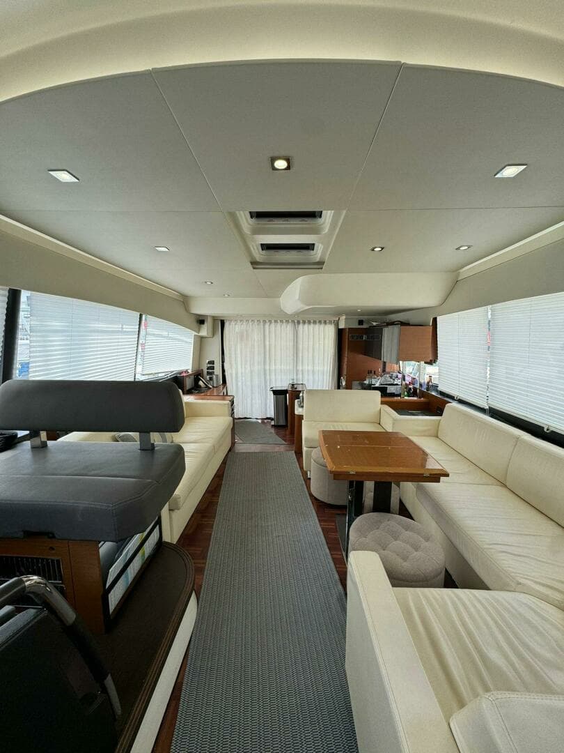 2014 Prestige 550 - Image 20