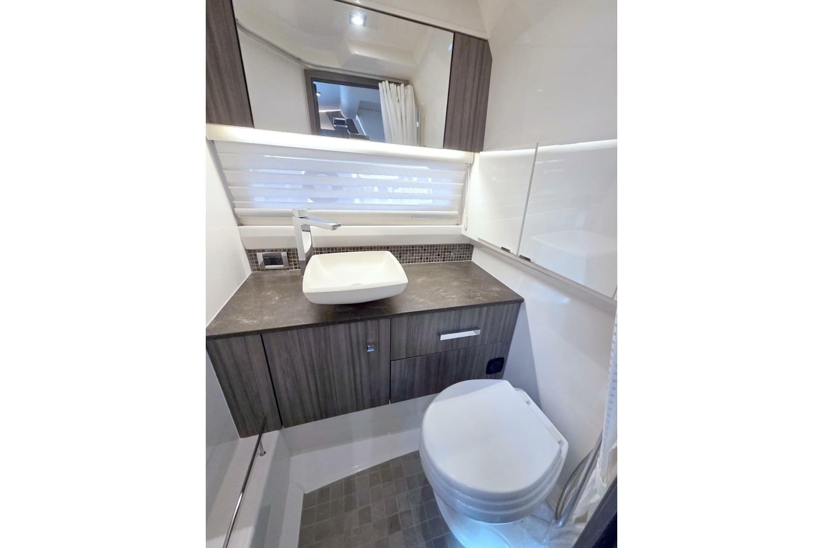 2021 Sea Ray SLX 400 Outboard - Image 52