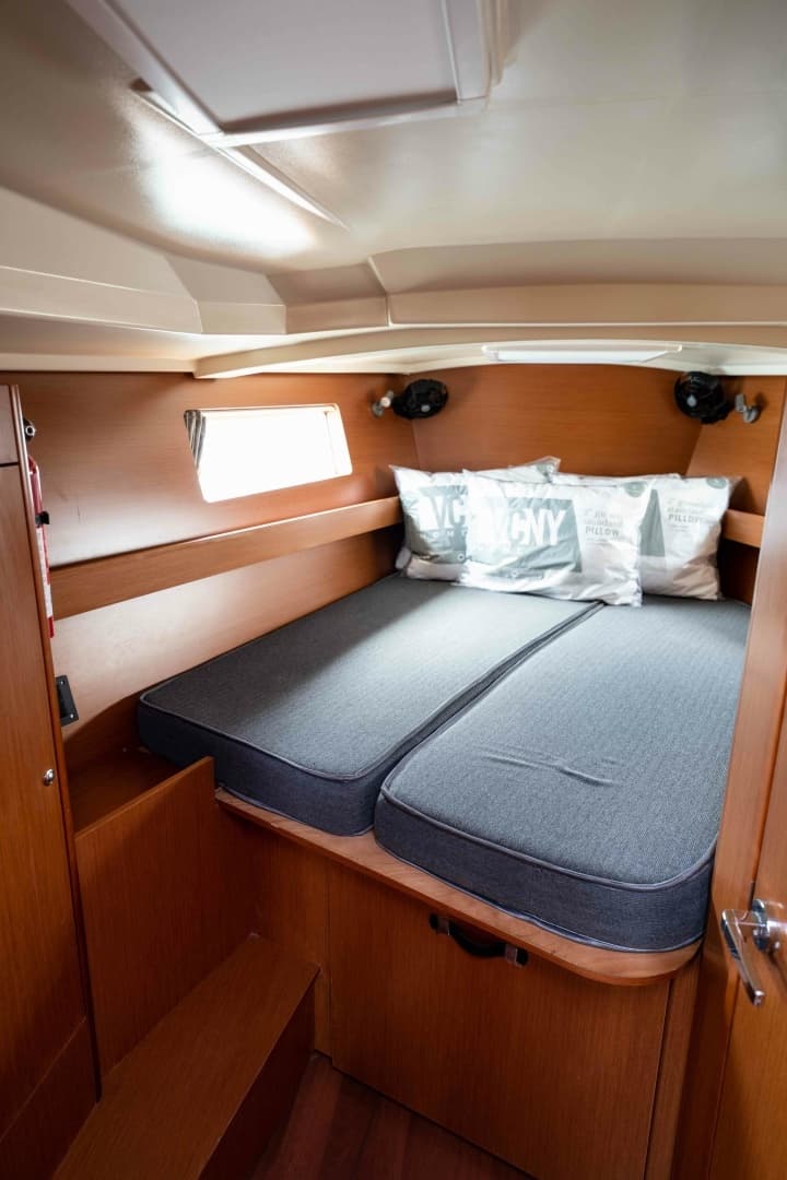 2017 Beneteau Oceanis - Image 13