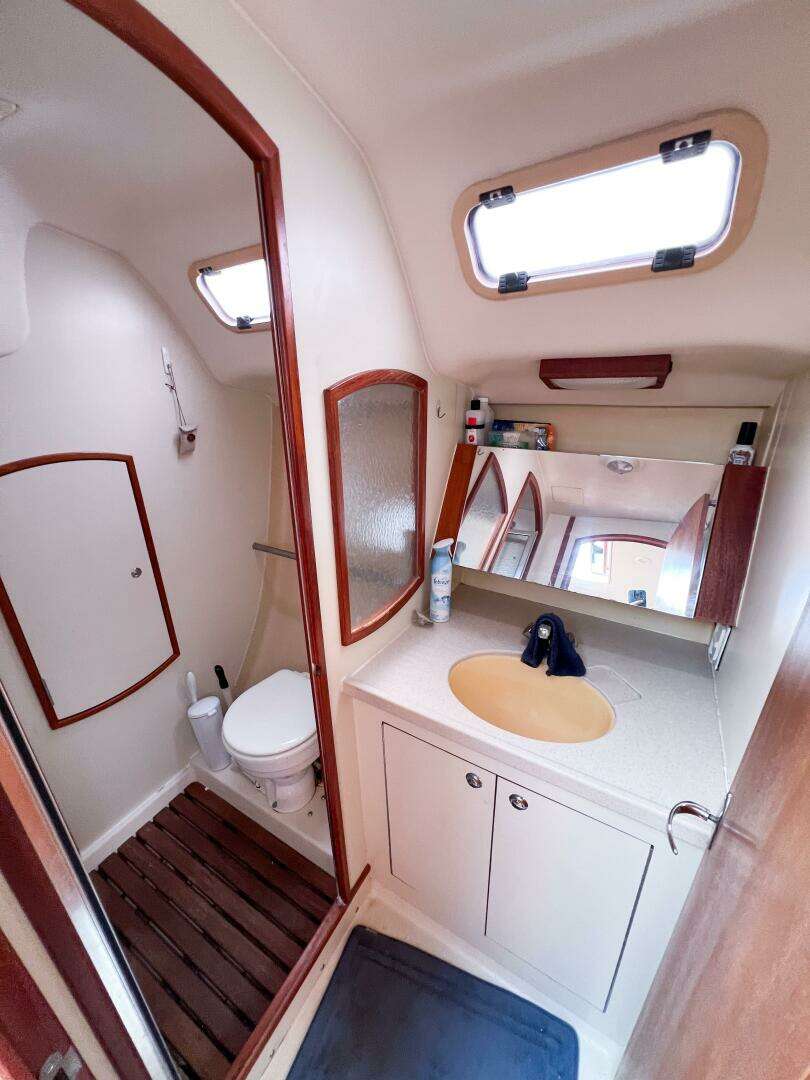 2002 Hunter 356 - Image 19