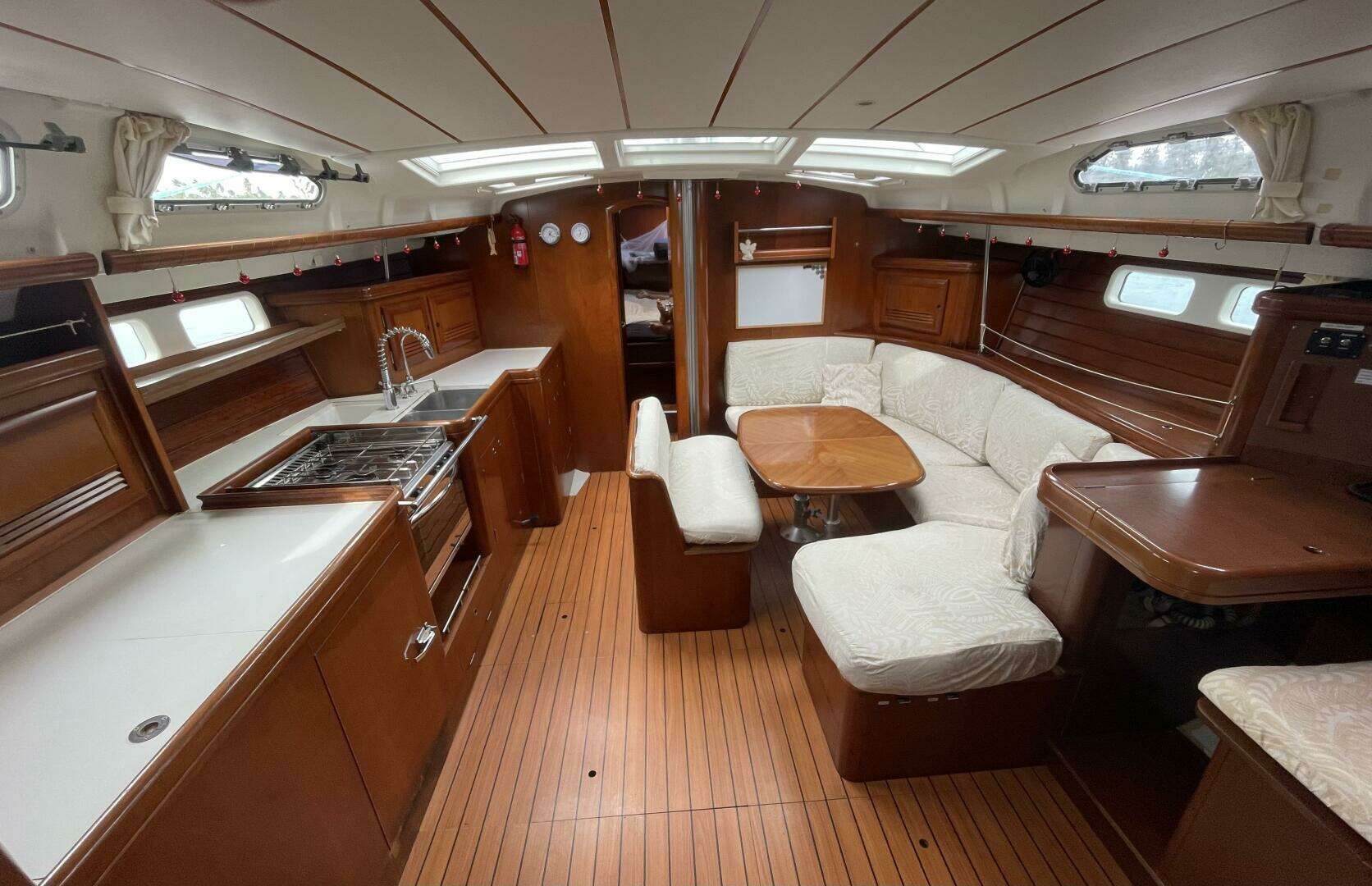 2005 Beneteau Oceanis 473 - Image 13