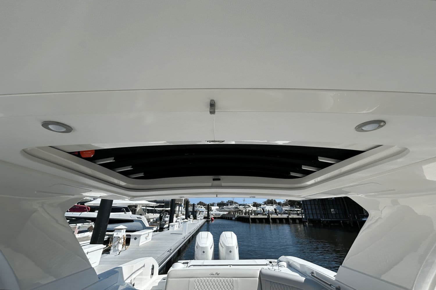 2026 Sea Ray SLX 350 Outboard - 19