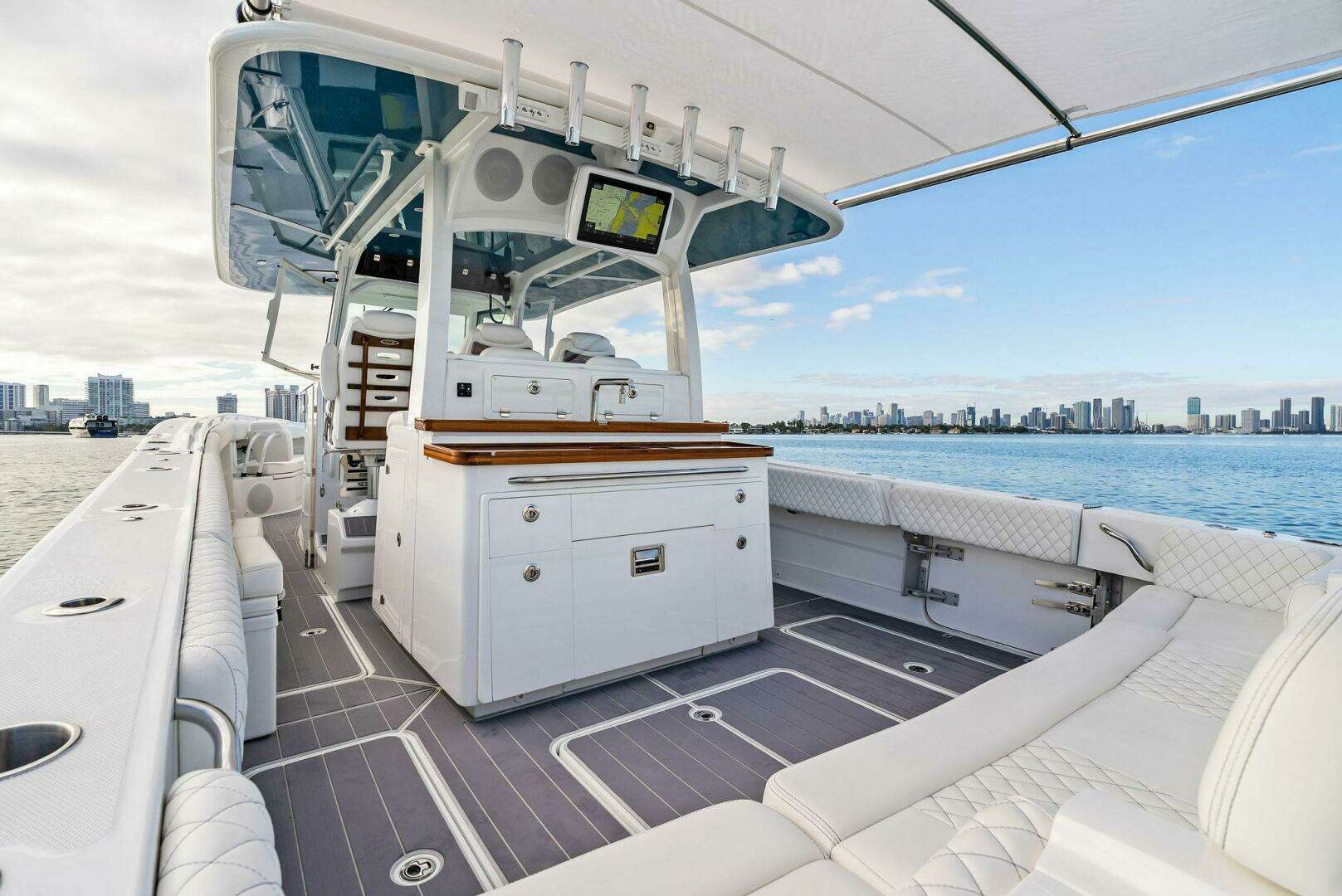 2023 HCB 42 Lujo - Image 19