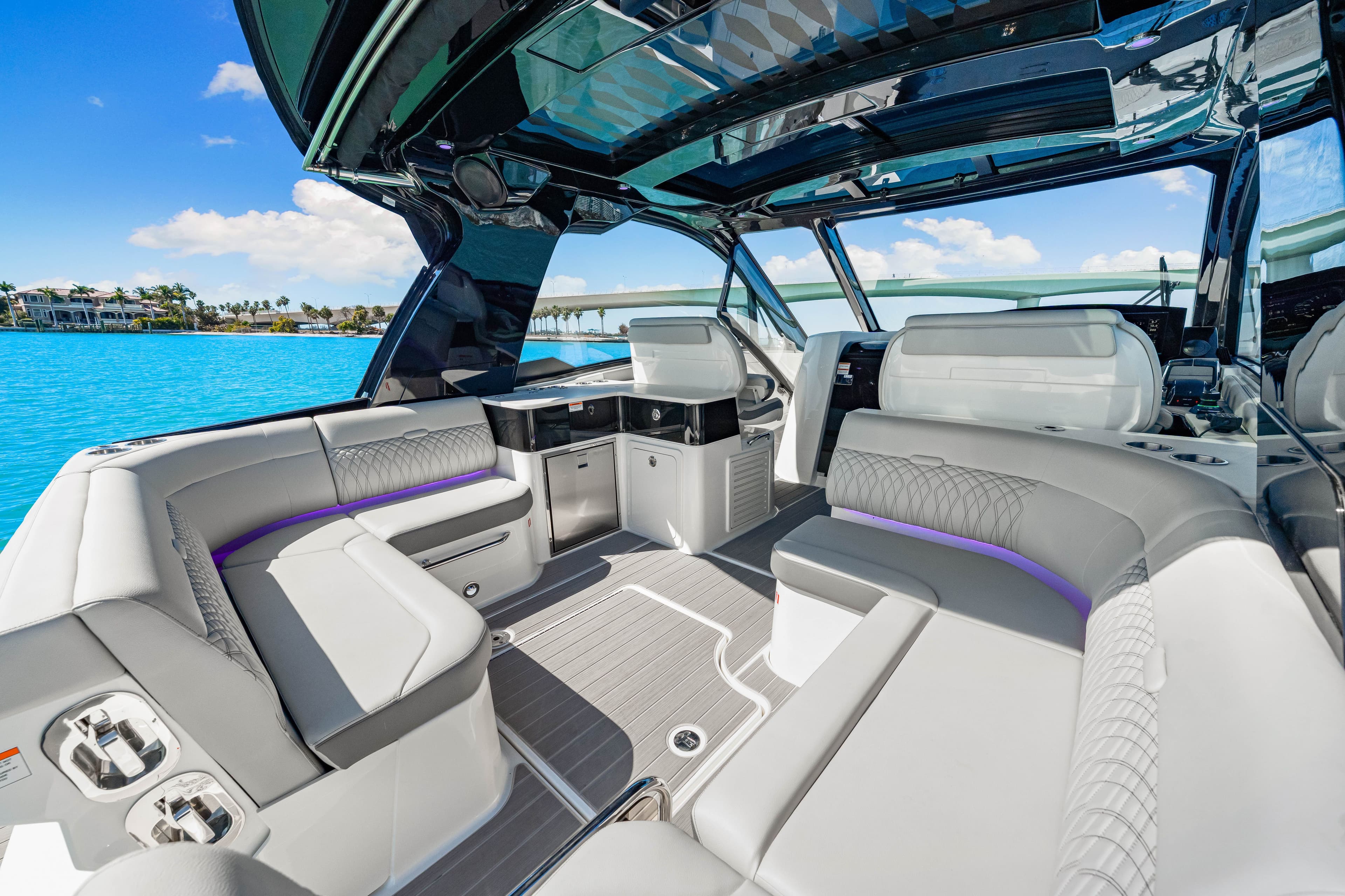 2026 Sea Ray Sundancer 370 Outboard - 58