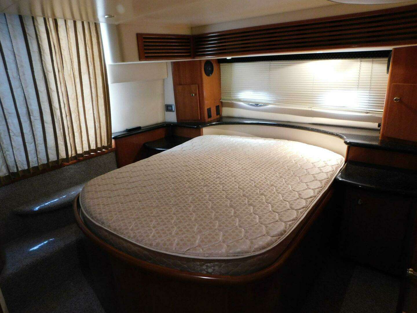 2003 Carver 44 CPMY - Image 39