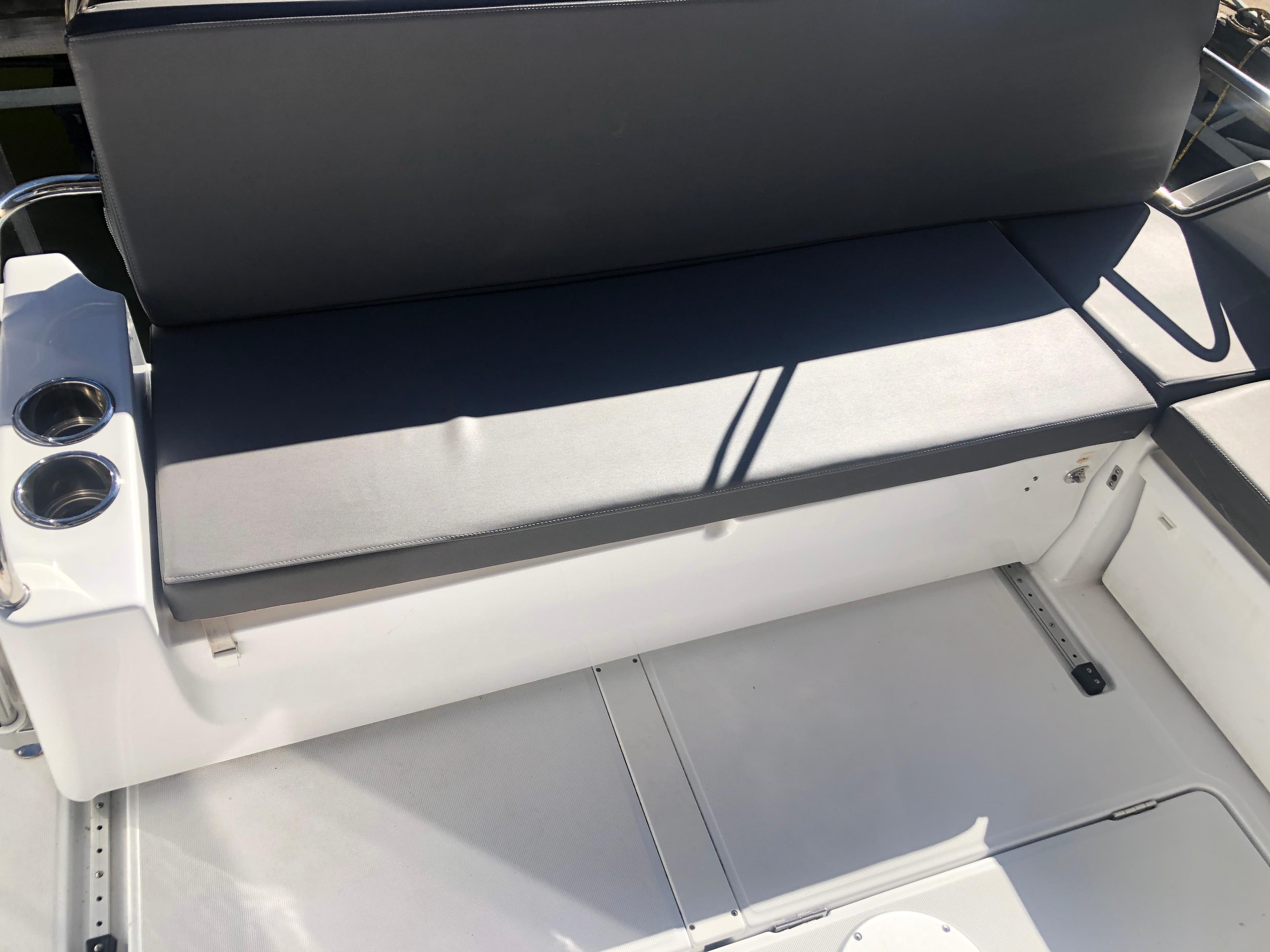 2022 Beneteau Antares 9 - 11