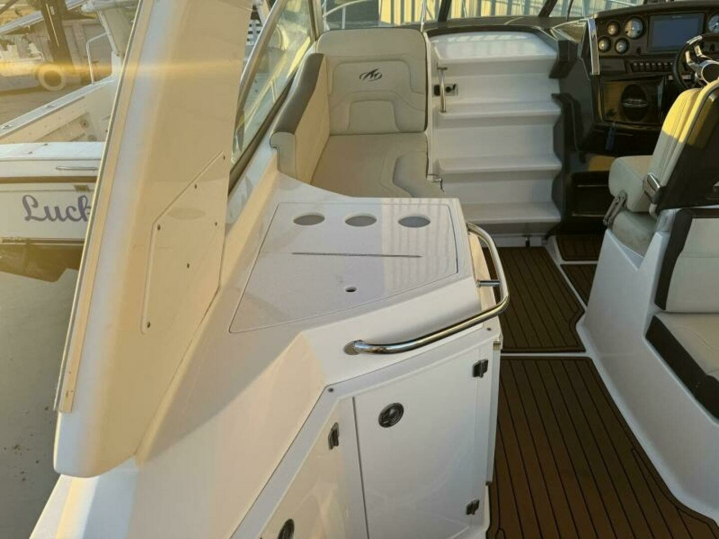 2018 Monterey 295 Sport Yacht - Image 15