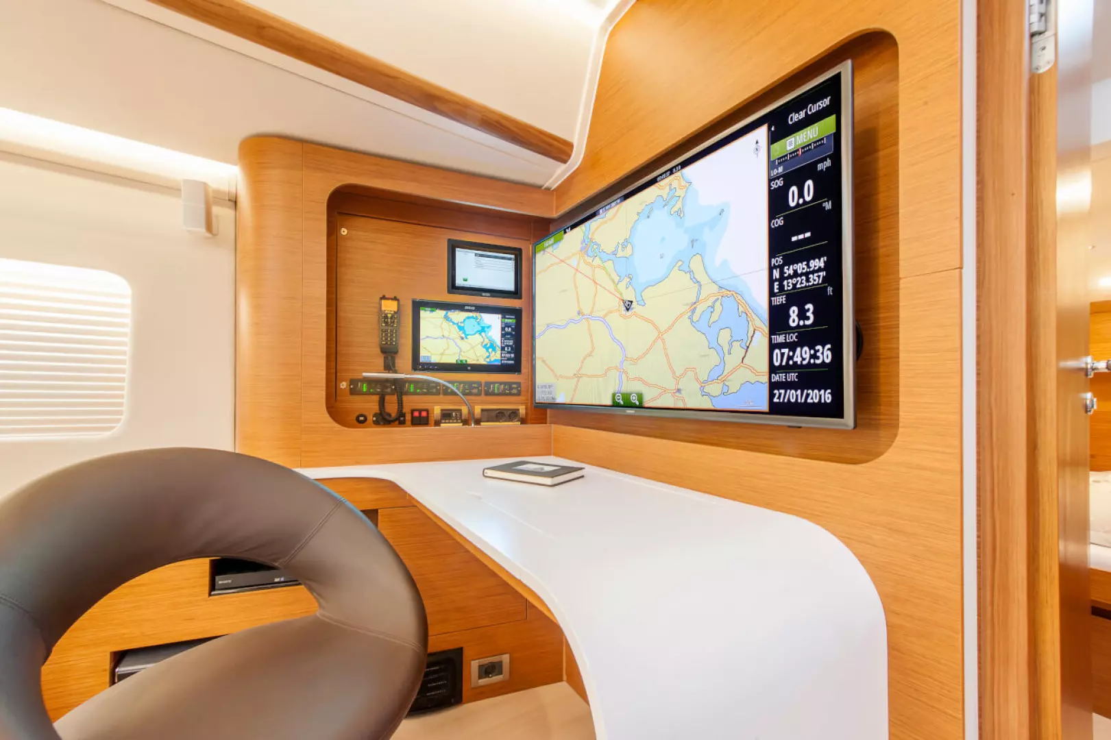 2025 Hanse 675 - Image 52