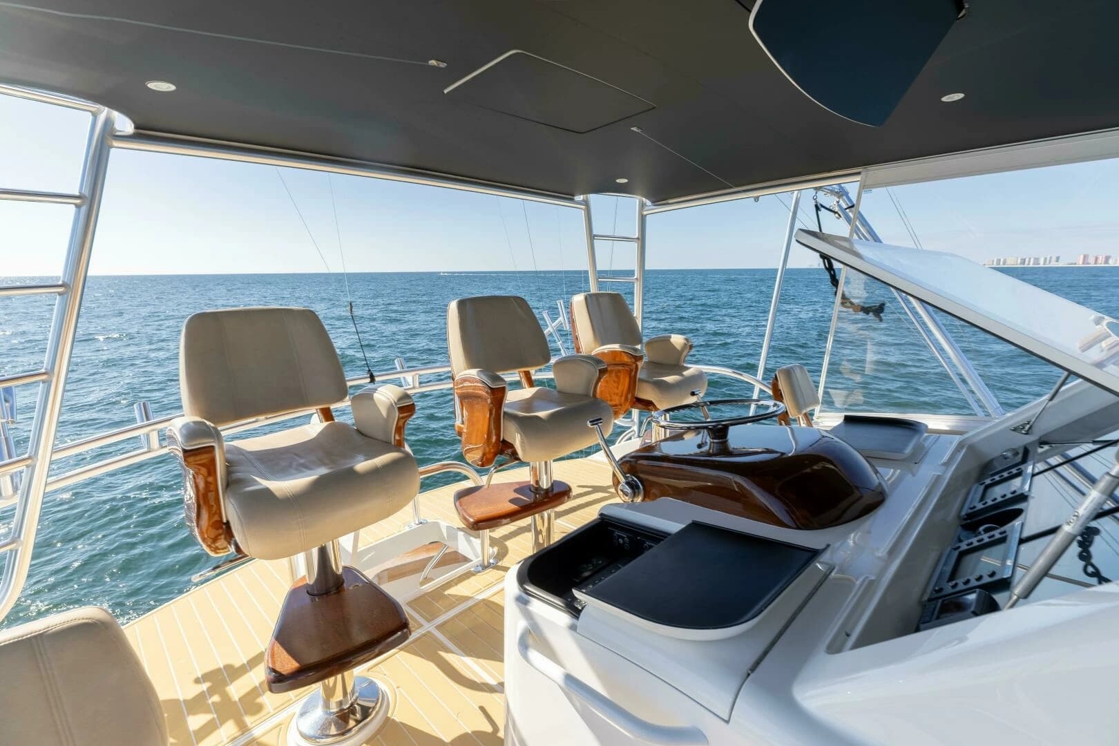 2020 Viking 62 Convertible - Image 2