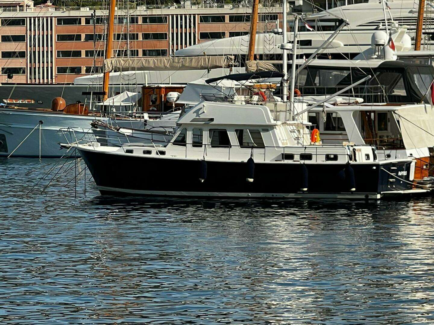 1997 Sabre SABRELINE 474 Trawler - Image 2