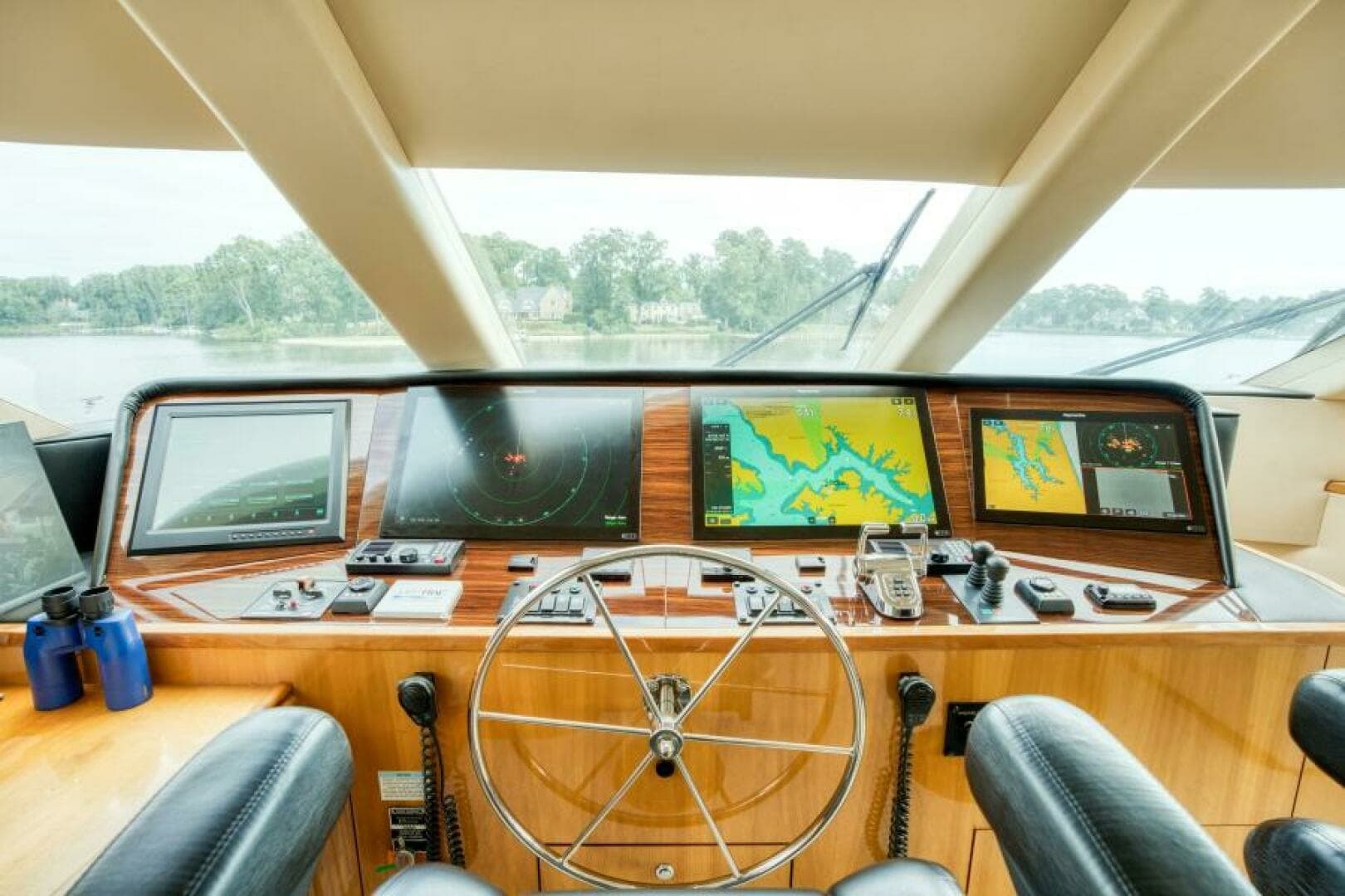 2007 Hatteras 80 Enclosed Bridge - Image 50