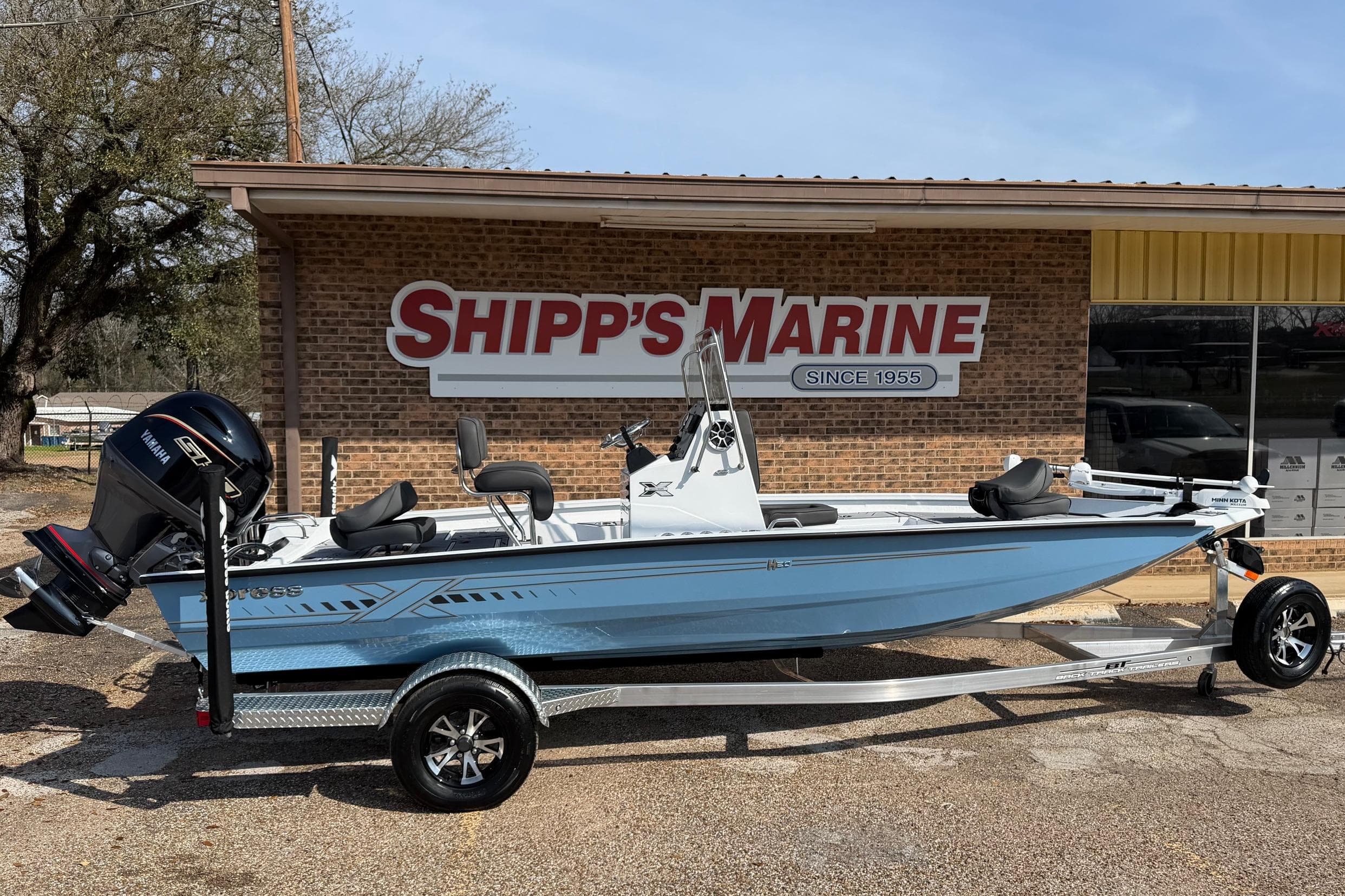 2026 Xpress H20B Bay