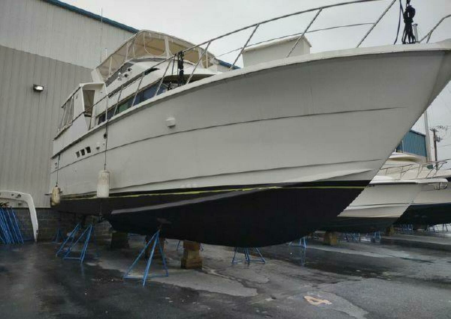 1996 Hatteras 50' Sport Deck - Image 7