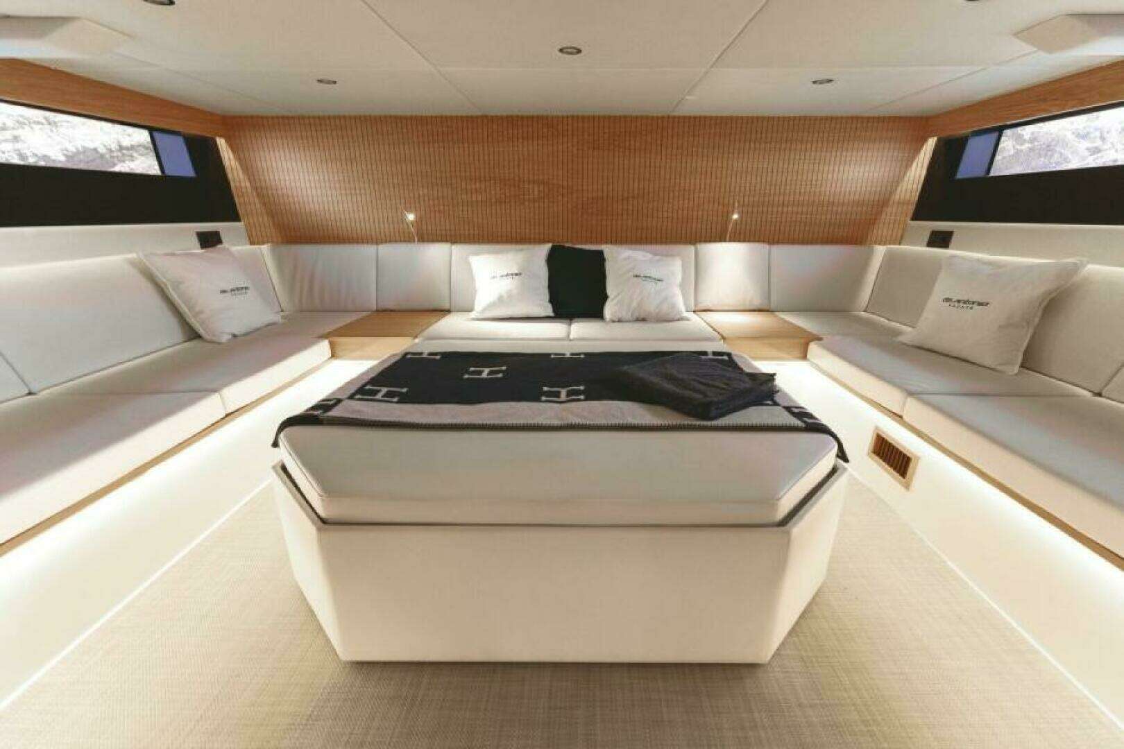 2026 De Antonio Yachts 50 Coupe - Image 27
