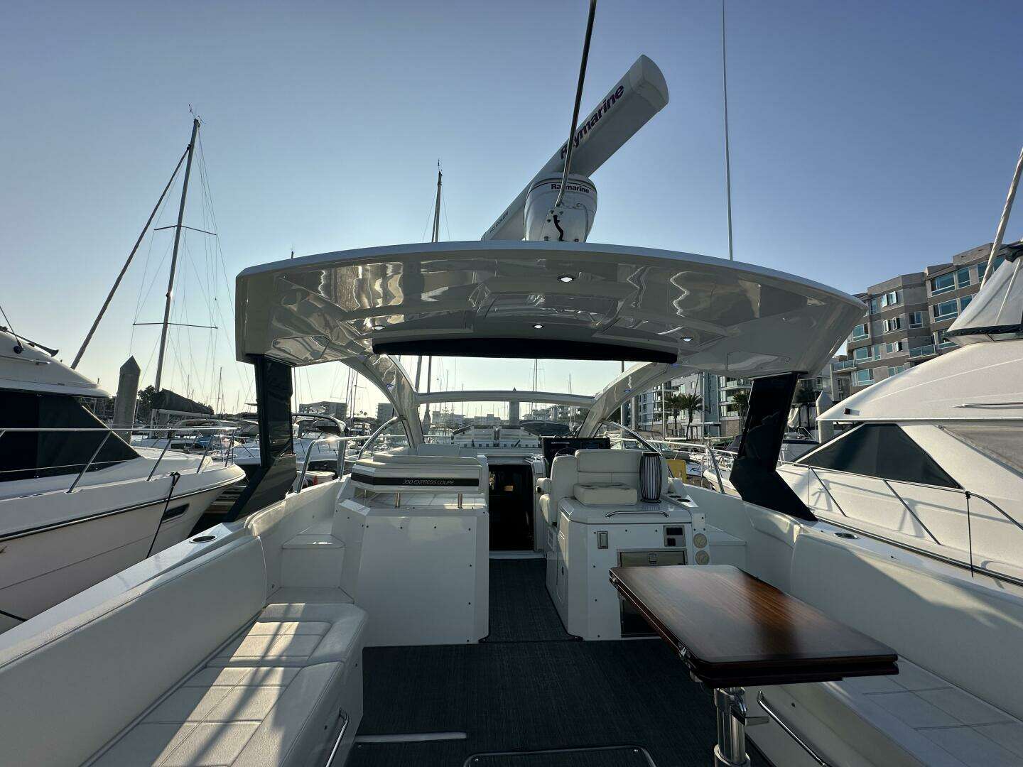 2017 Cruisers Yachts 390 Express Coupe - Image 64