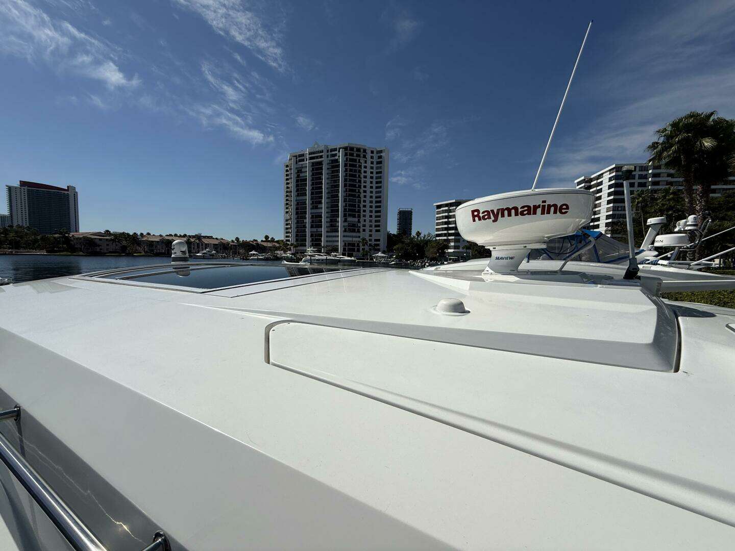 2014 Cruisers Yachts 45 Cantius - Image 47