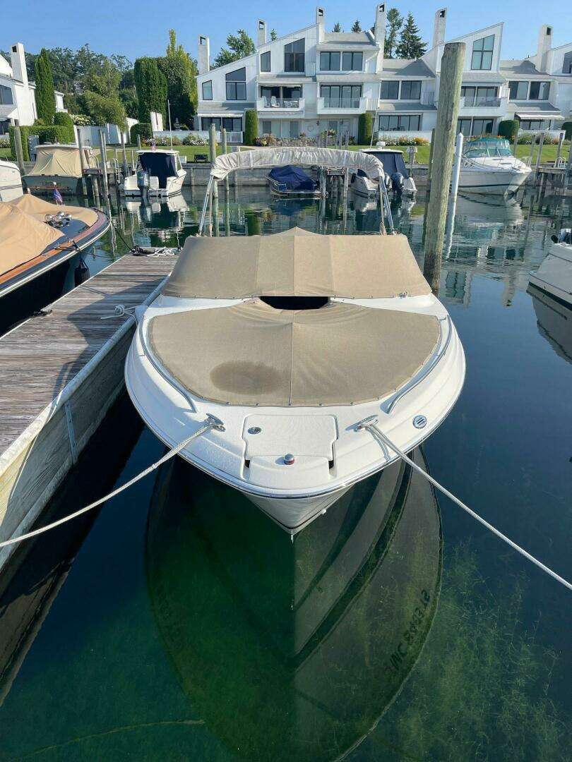 2014 Formula 240 Bow Rider - Image 3