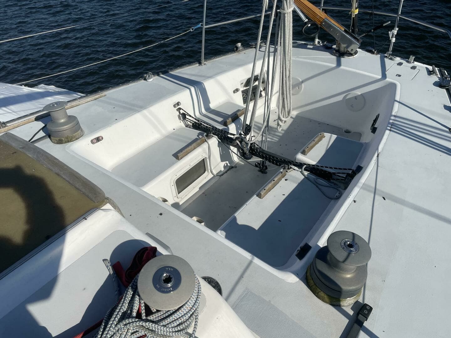 1986 J Boats J35 - Image 14