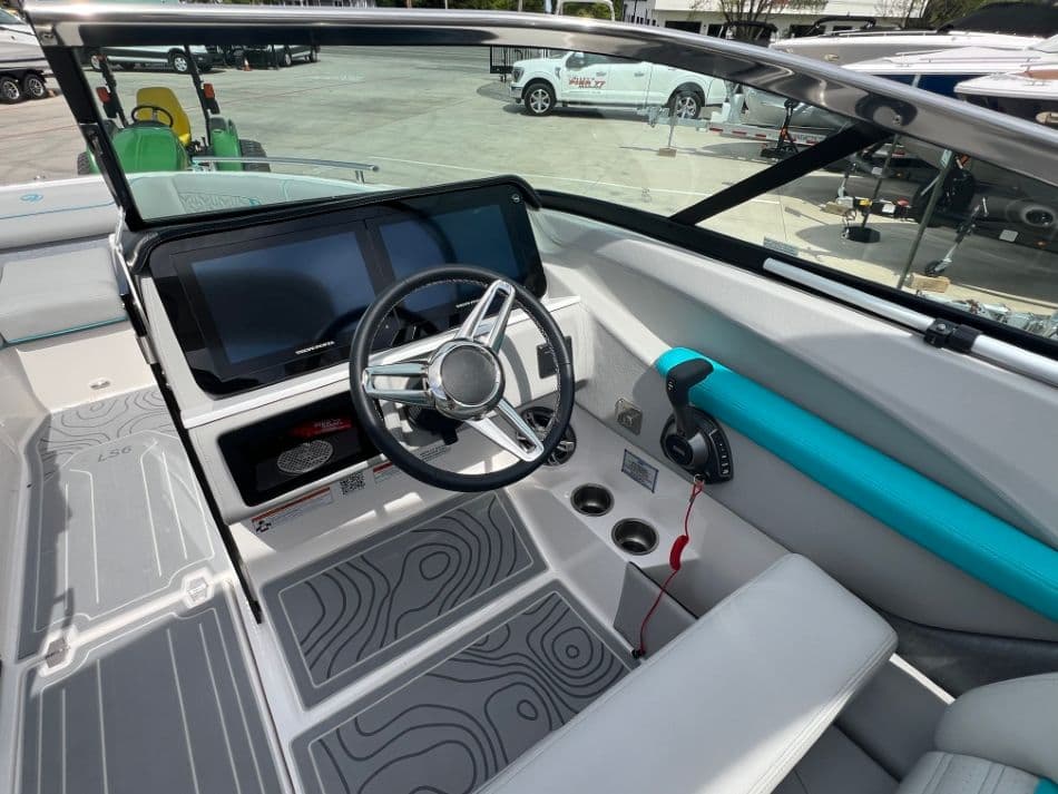 2025 Regal LS6 Surf Ultimate - 17