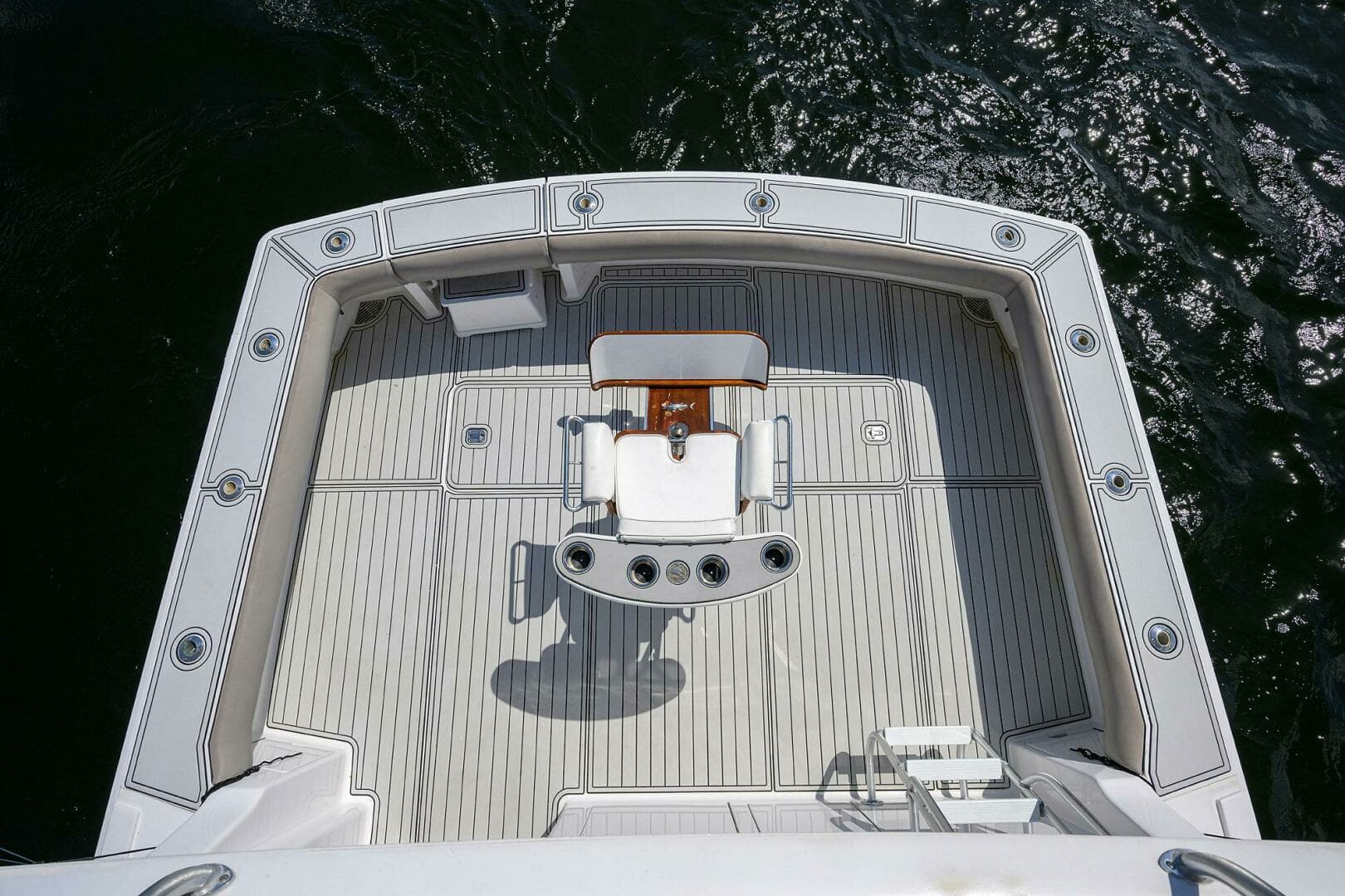 2000 Viking 50 Convertible - Image 42