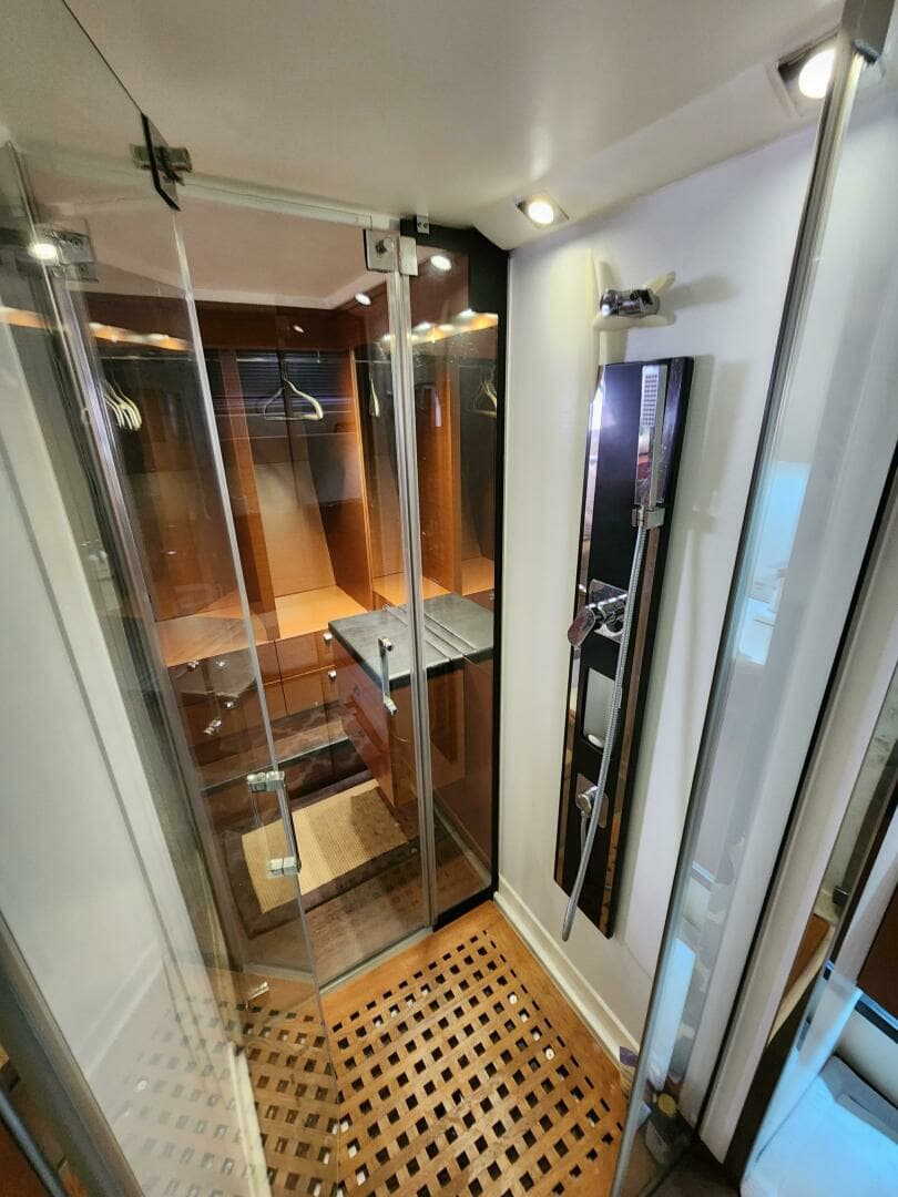 2014 Prestige 550 - Image 42