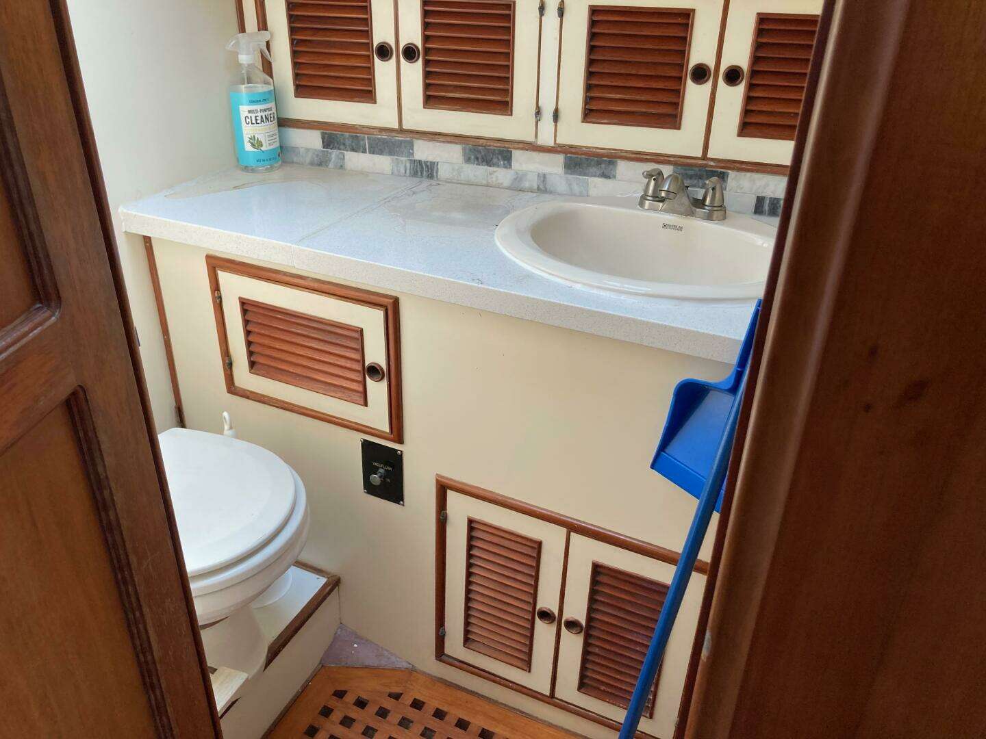 1985 Offshore Yachts 48 Yachtfisher - Image 38