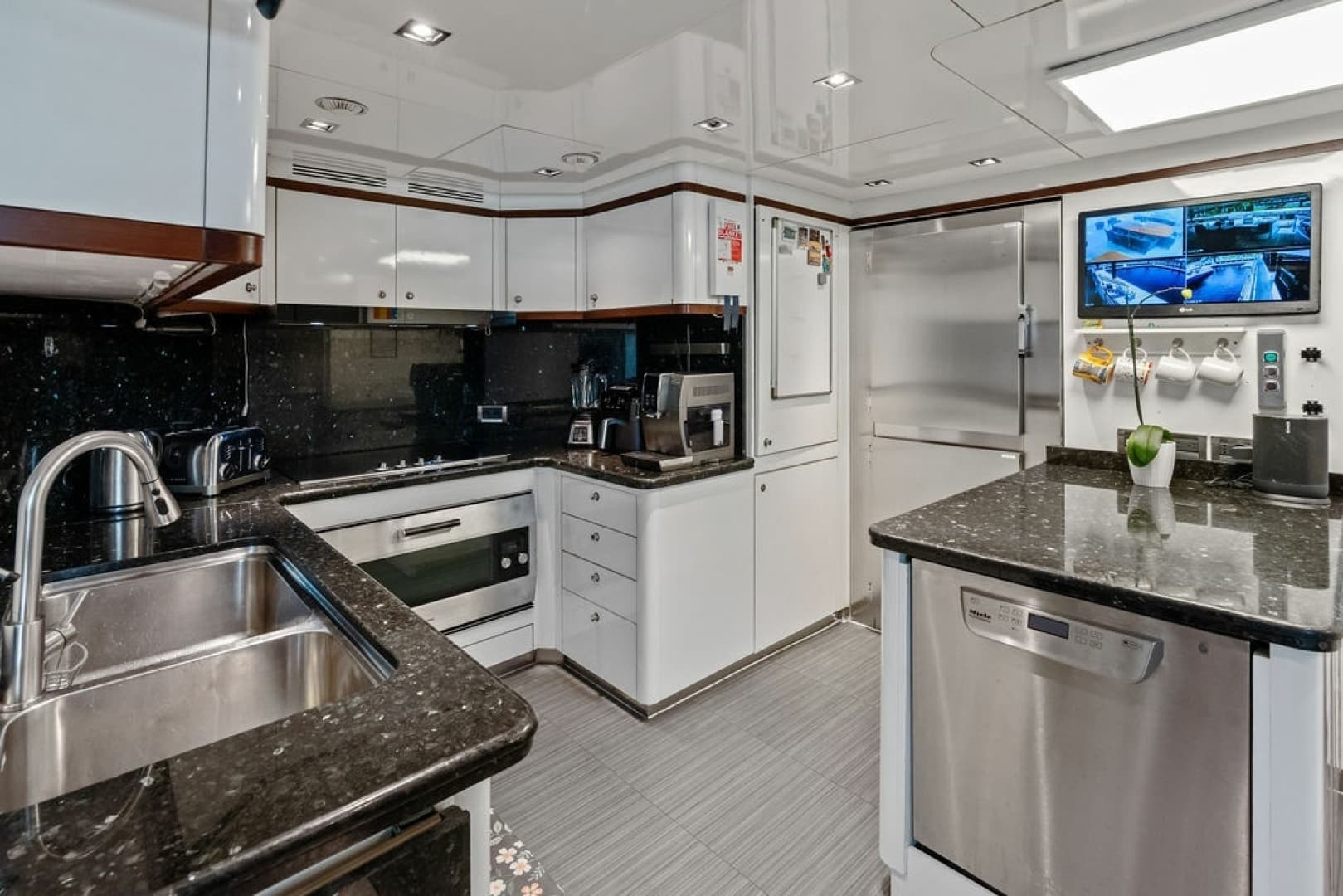 2008 Benetti 121 Classic - Image 72