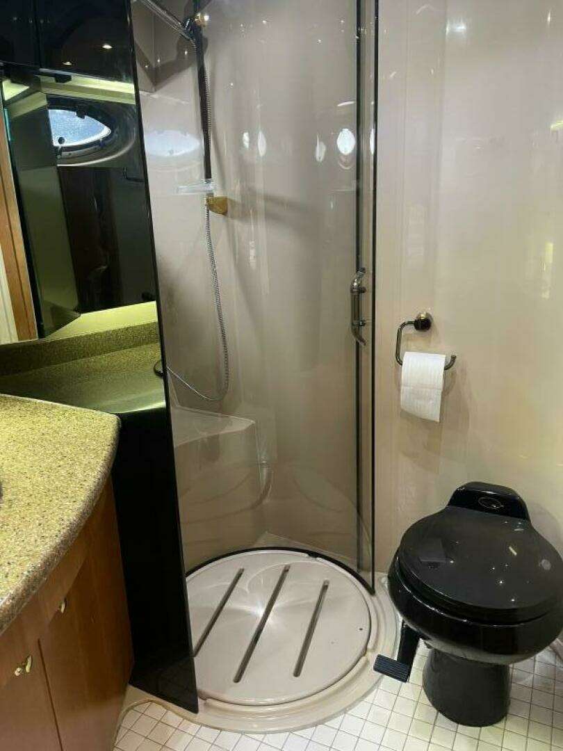 2001 Cruisers Yachts 5000 Pilothouse - Image 15