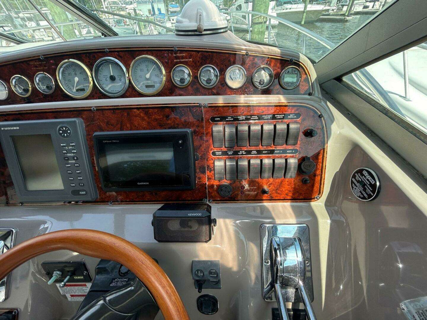 2001 Wellcraft 3700 Martinique - Image 17