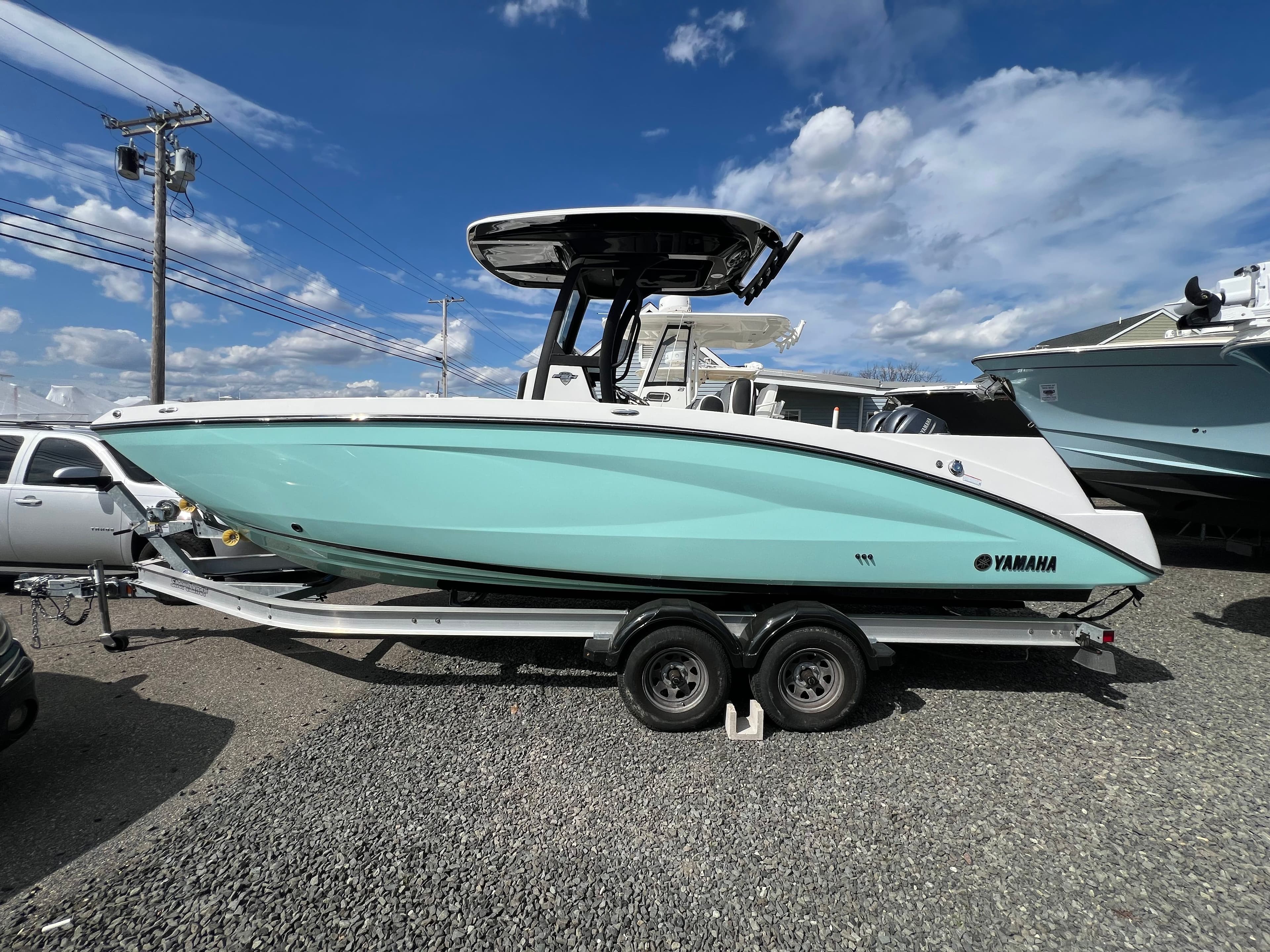 2023 Yamaha Boats 255 FSH Sport E