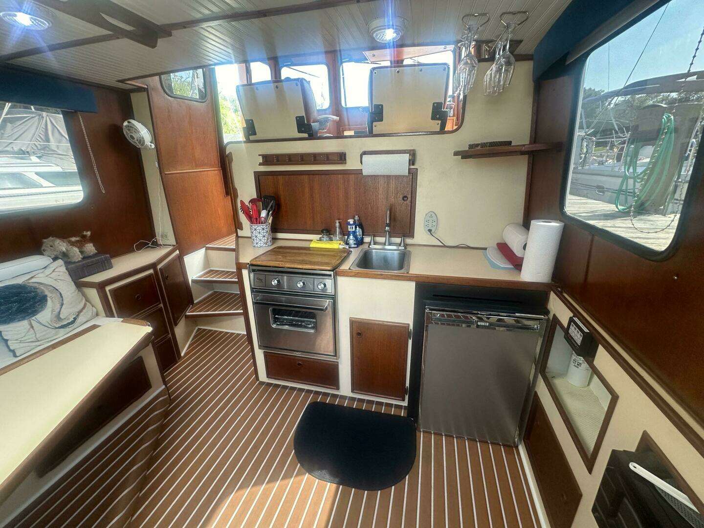 1985 Nordic Tugs 32 - Image 12