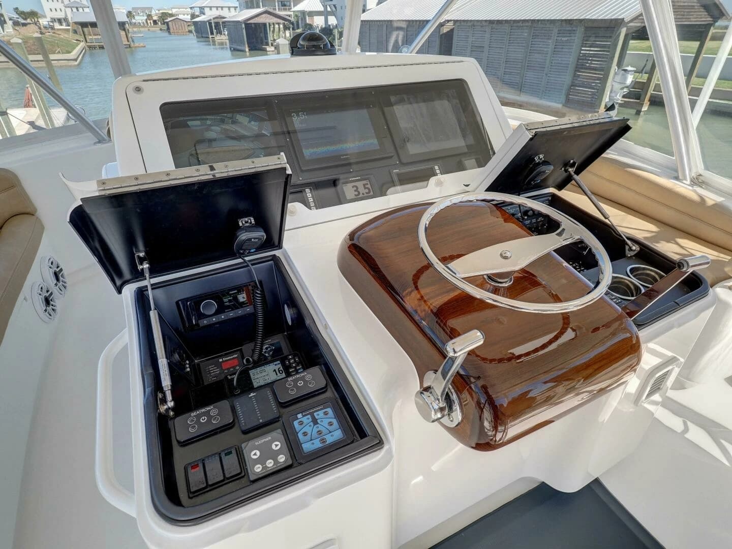 2017 Viking 52 Convertible - Image 25