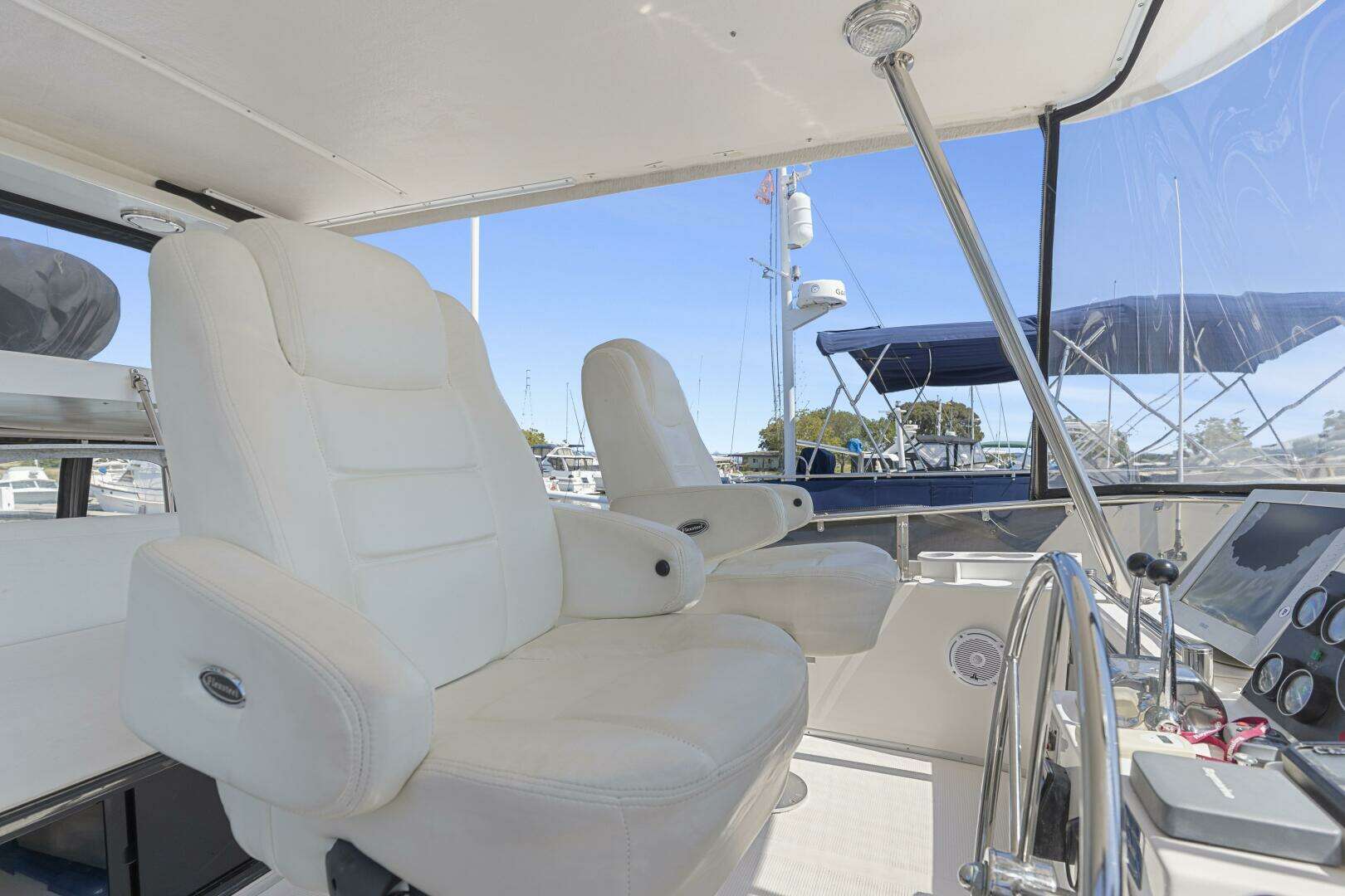 1993 Ocean Alexander — - Image 10