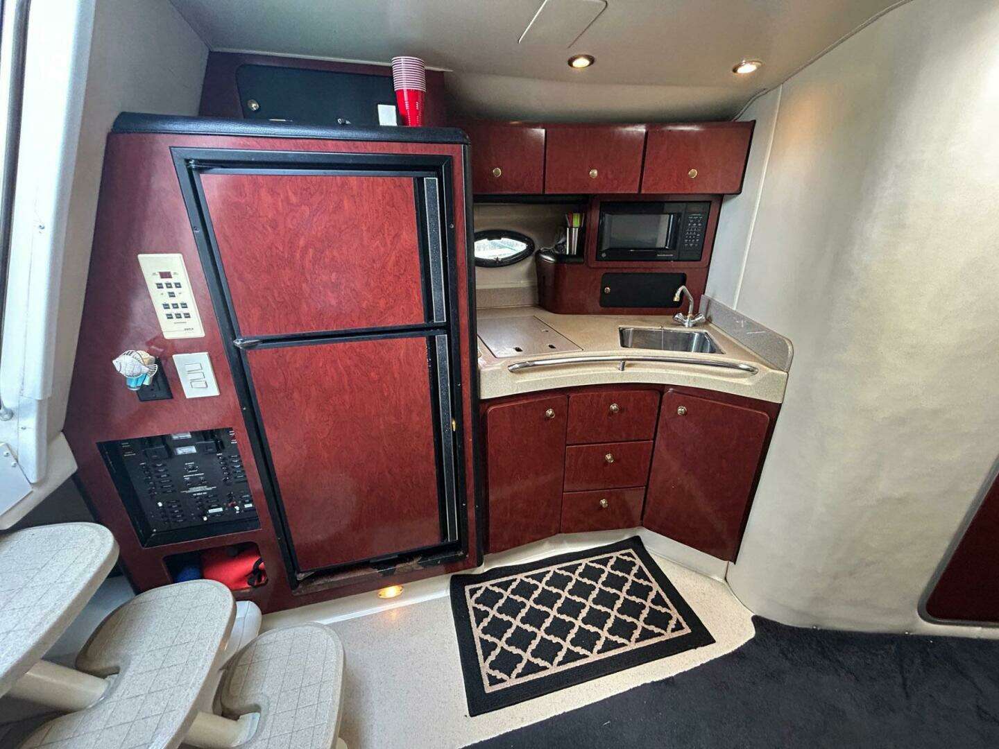 2001 Wellcraft 3700 Martinique - Image 22