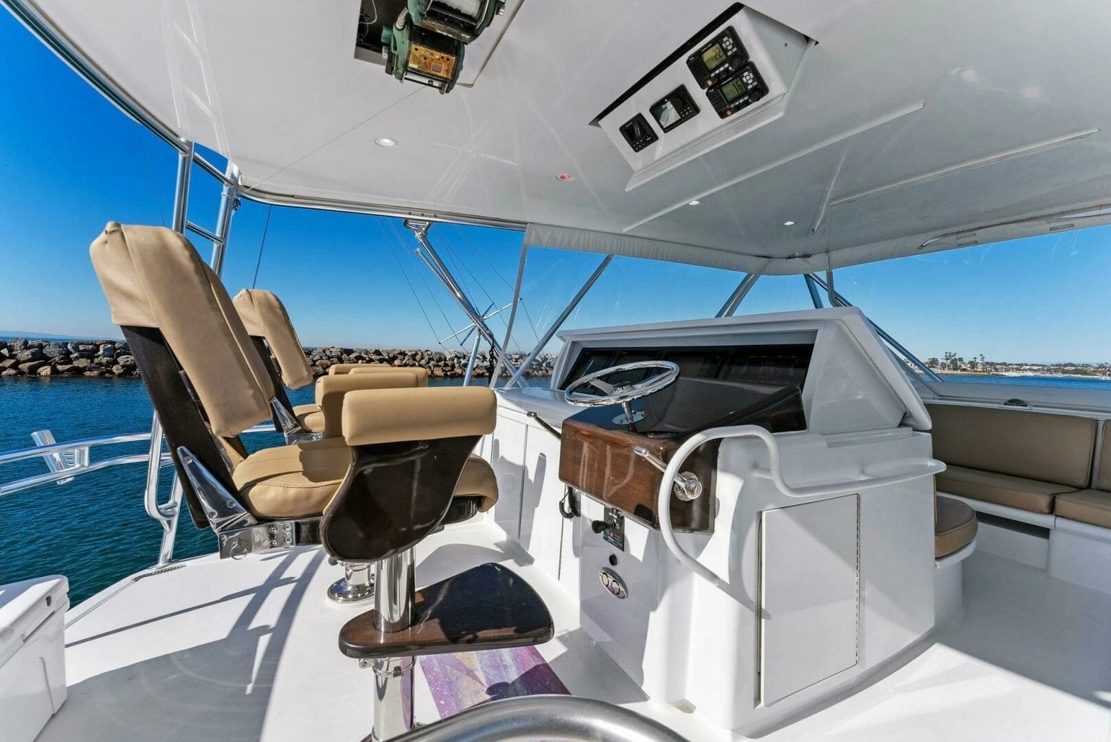 2007 Hatteras 64 Convertible - Image 35