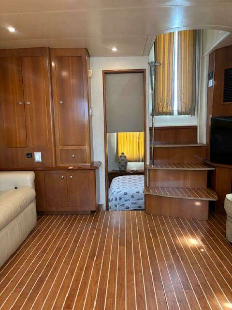2006 Carver 43 Motor Yacht - Image 79