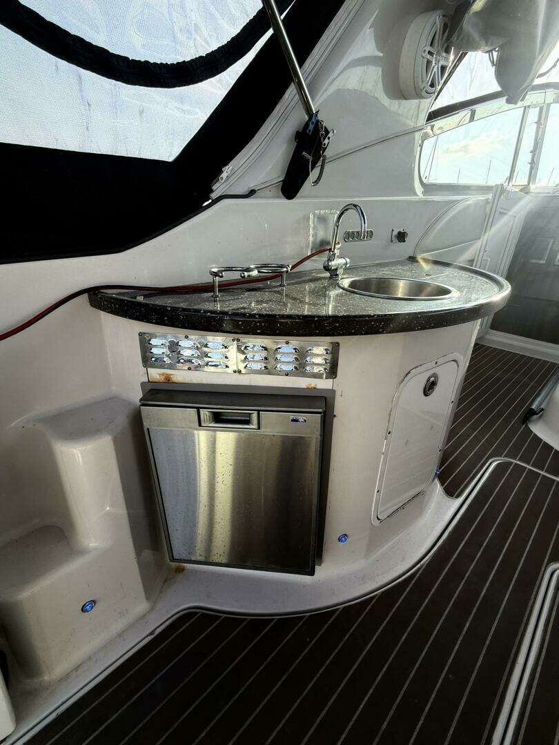 2008 Four Winns 378 Vista - Image 9