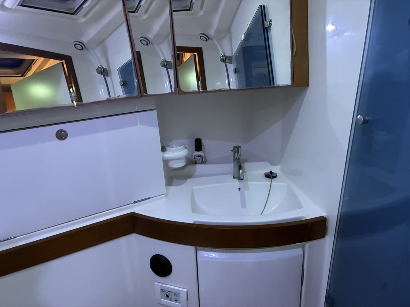 2008 Beneteau Oceanis 43 - Image 25