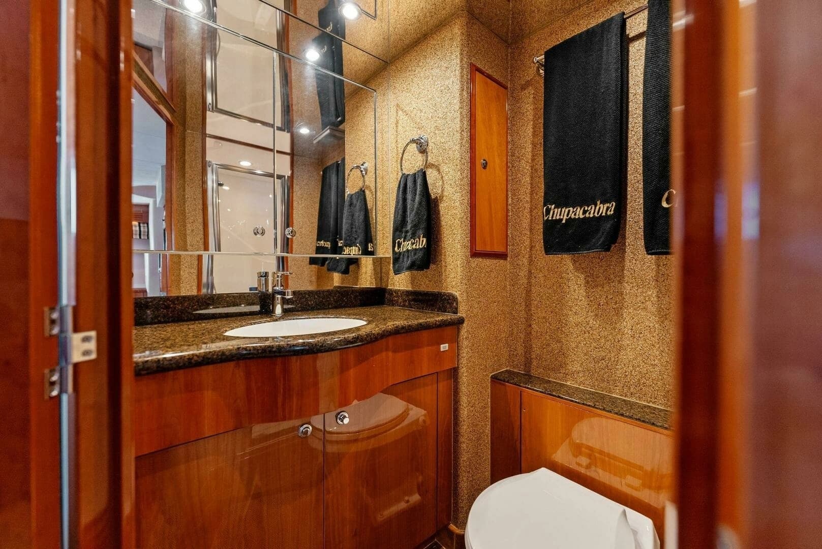 2007 Hatteras 64 Convertible - Image 32