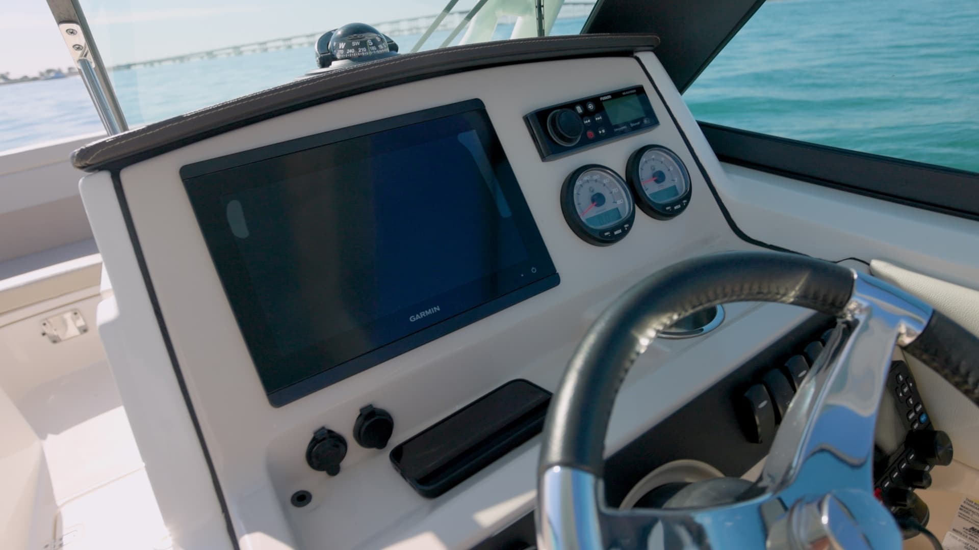 2022 Boston Whaler Vantage - Image 10