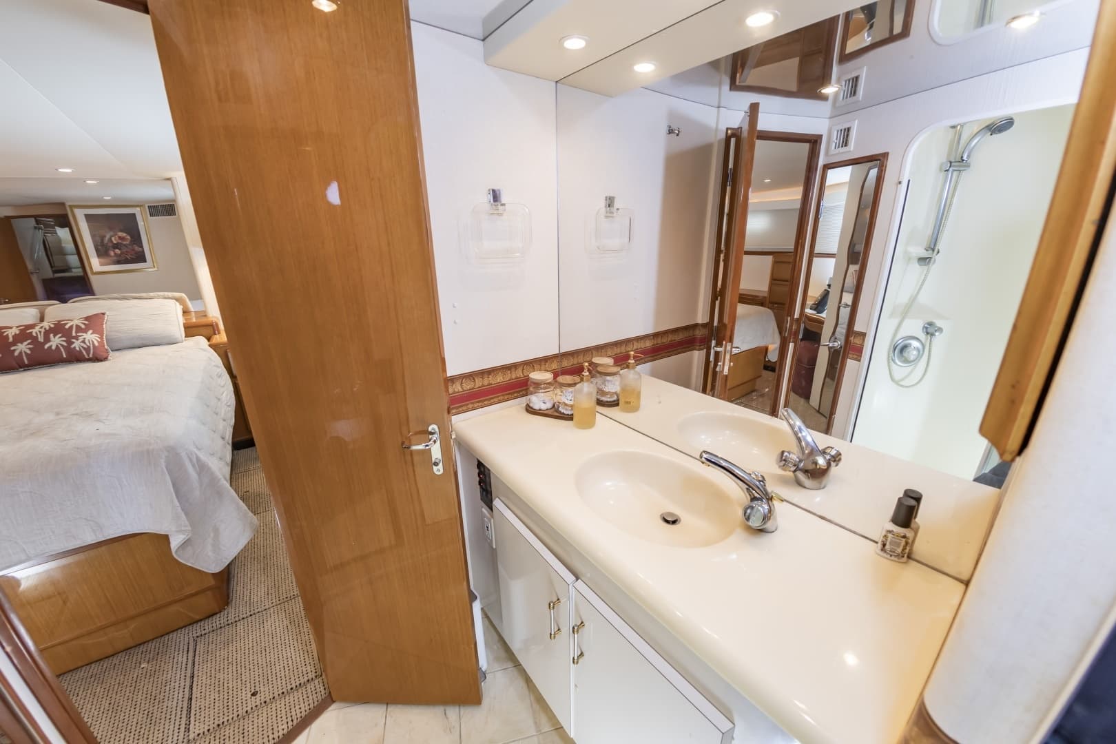 2000 Viking Cockpit Sport Yacht - Image 35