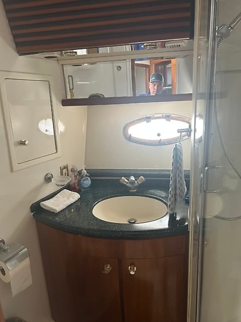 2000 Carver 450 Voyager Pilothouse - Image 15