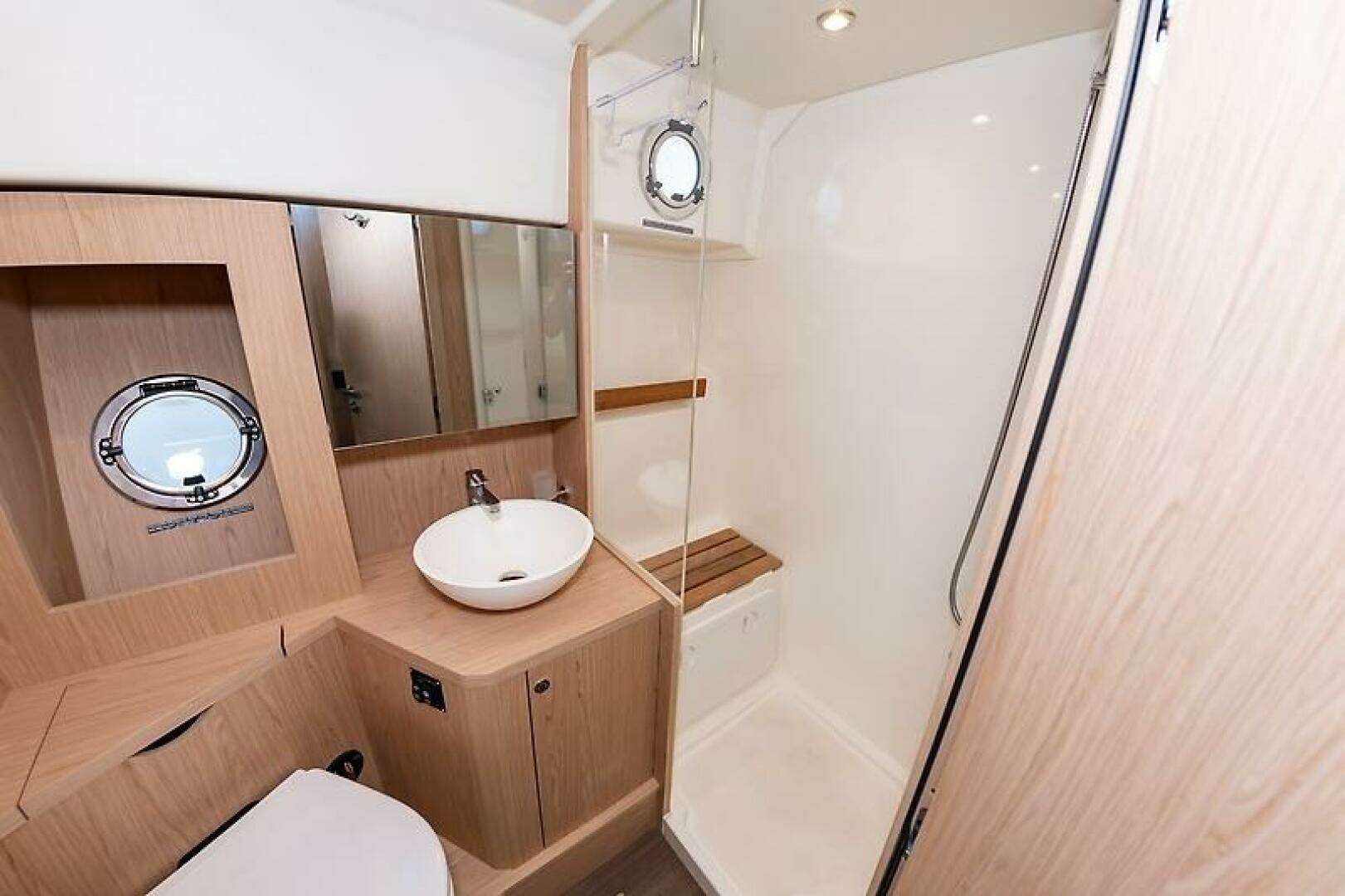 2022 Beneteau Swift Trawler - Image 38