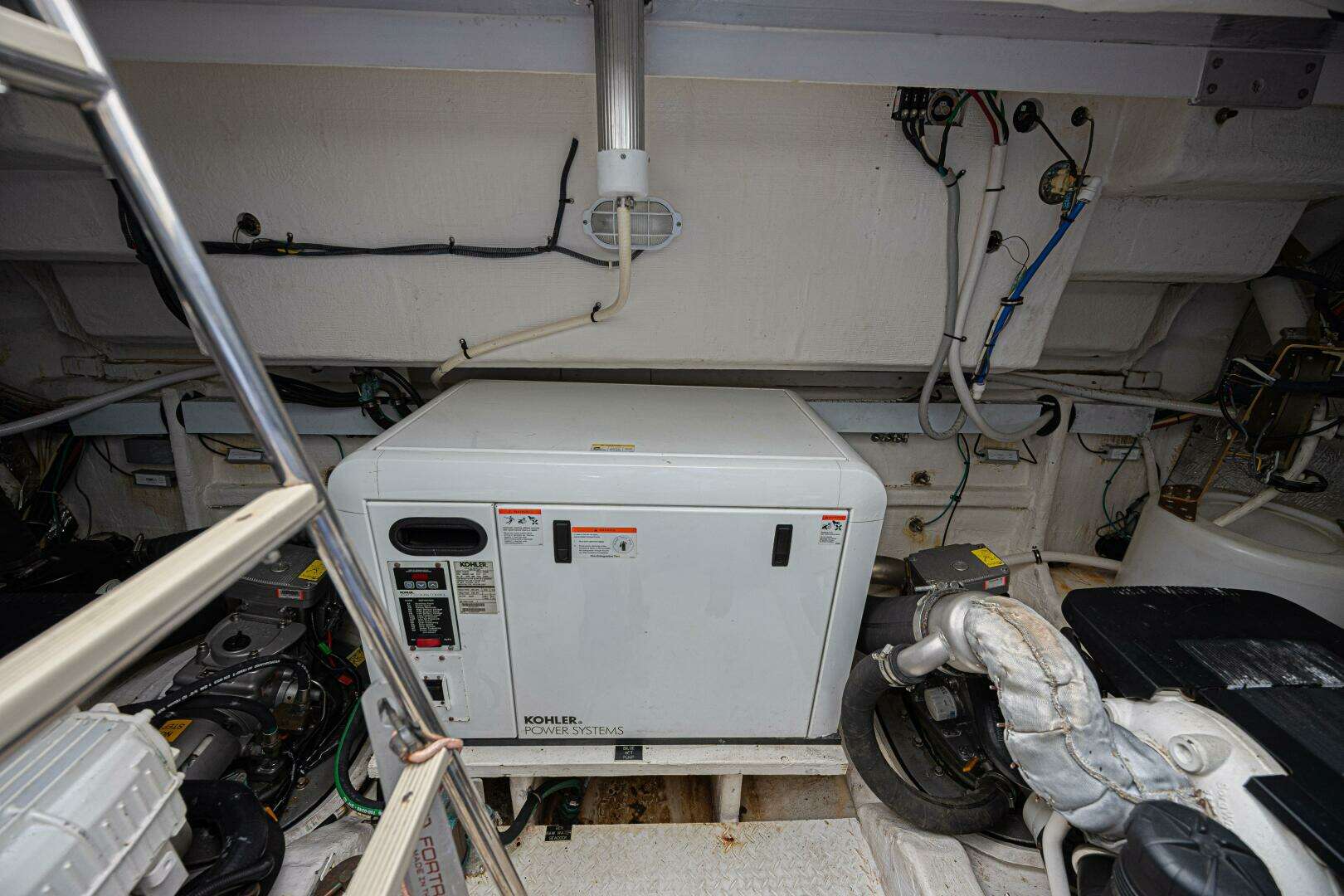 2012 Cruisers Yachts 48 Cantius - Image 42